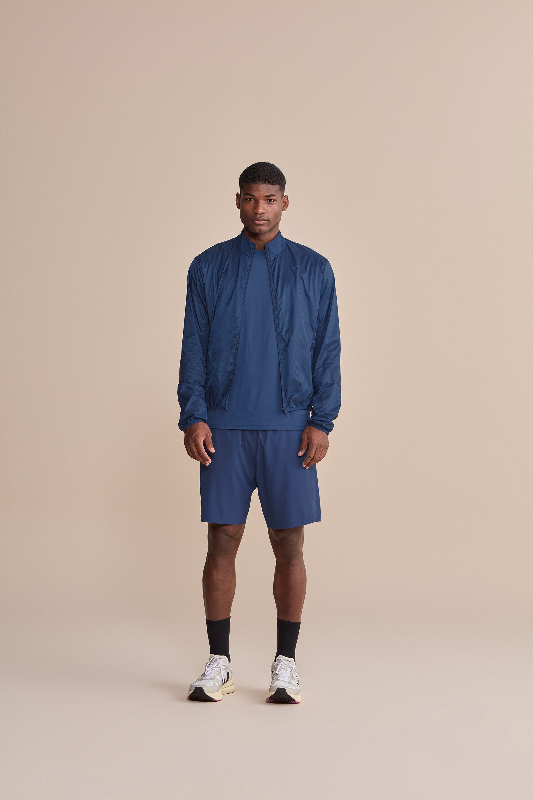 Lightweight Men's Windbreaker Jacket - Waterproof & Breathable Outdoor Jacket for Hiking, Running & Travel