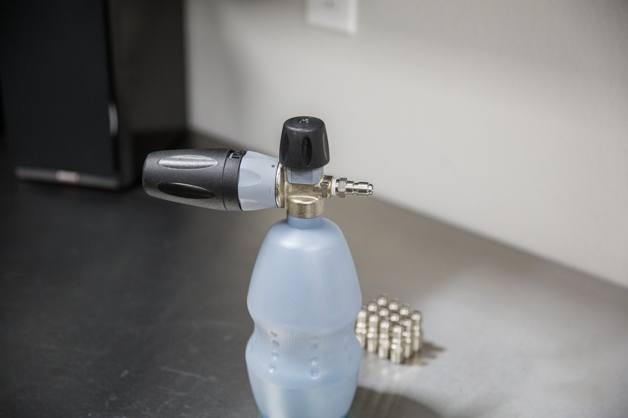 1/4 Inch Stainless Steel Quick Disconnect (QD) Male Plug - Durable & Corrosion-Resistant for Air, Water & Hydraulic Systems - Perfect for Industrial, Automotive & Plumbing Applications