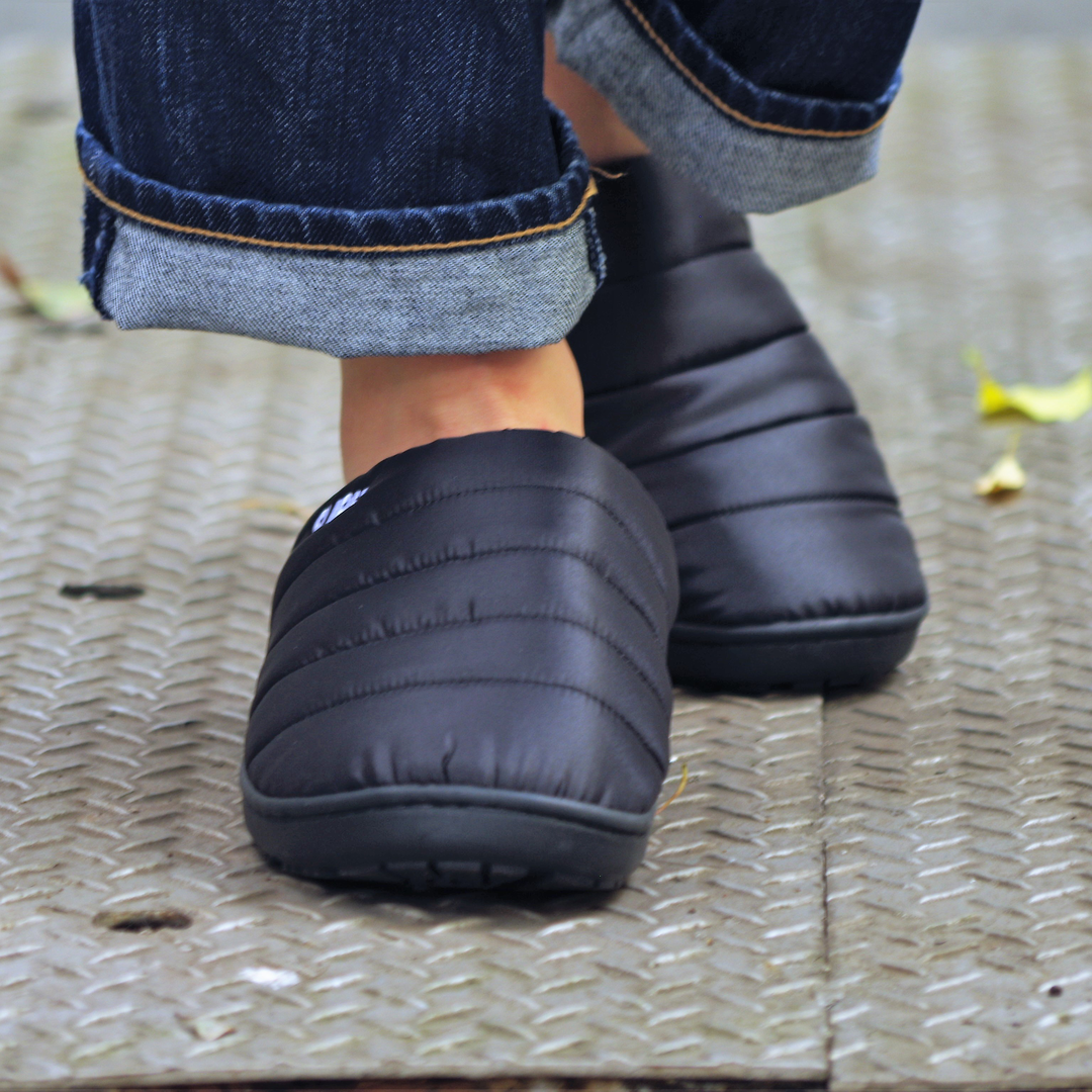 SUBU Tokyo Cozy Winter Slippers for Women & Men - Soft Indoor House Shoes with Non-Slip Sole - Perfect for Home, Office, and Cold Weather Comfort (Black)