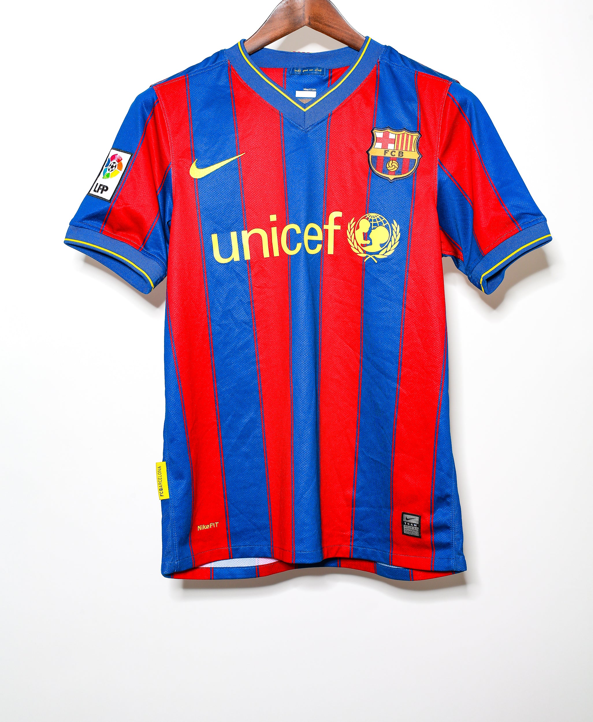 2009 FC Barcelona Home Jersey #6 Xavi - Authentic Soccer Shirt Size S - Perfect for Matchdays, Training & Fan Collection