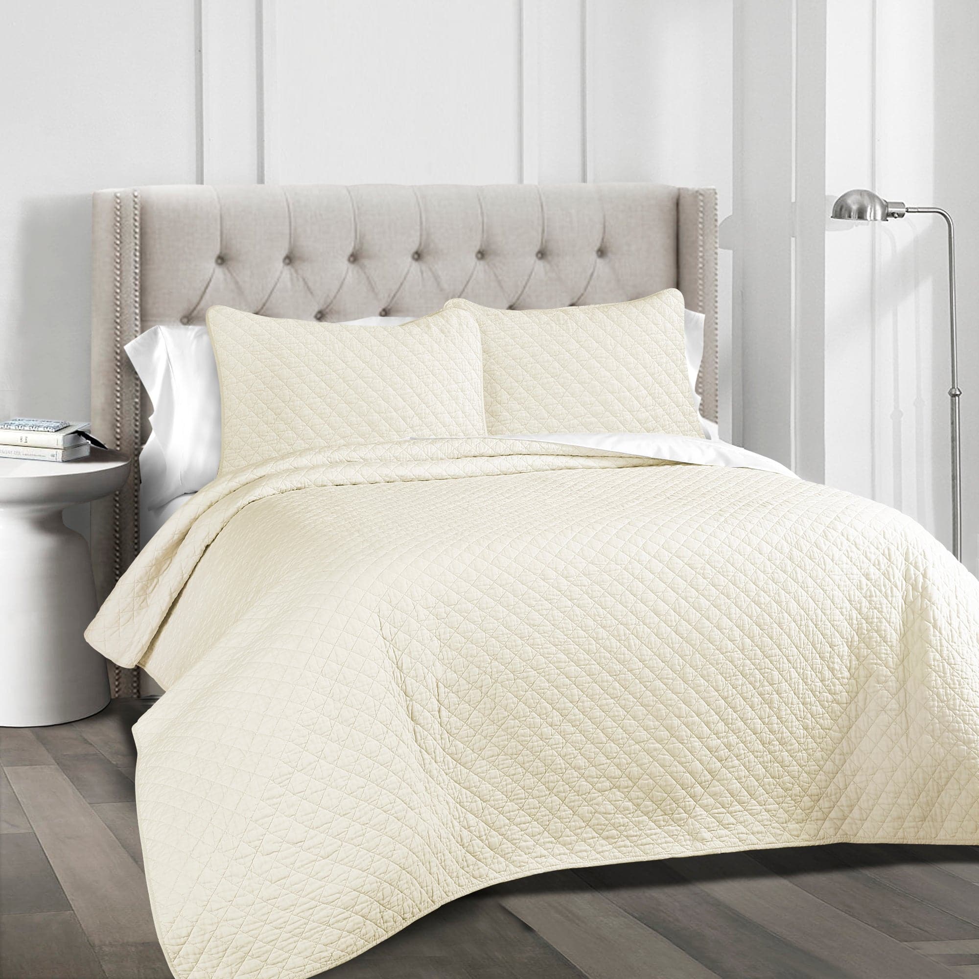 Ava Diamond Oversized Cotton Quilt Set - King Size Bedding with Soft Breathable Fabric for All Seasons | Perfect for Master Bedroom, Guest Room & Cozy Home Decor