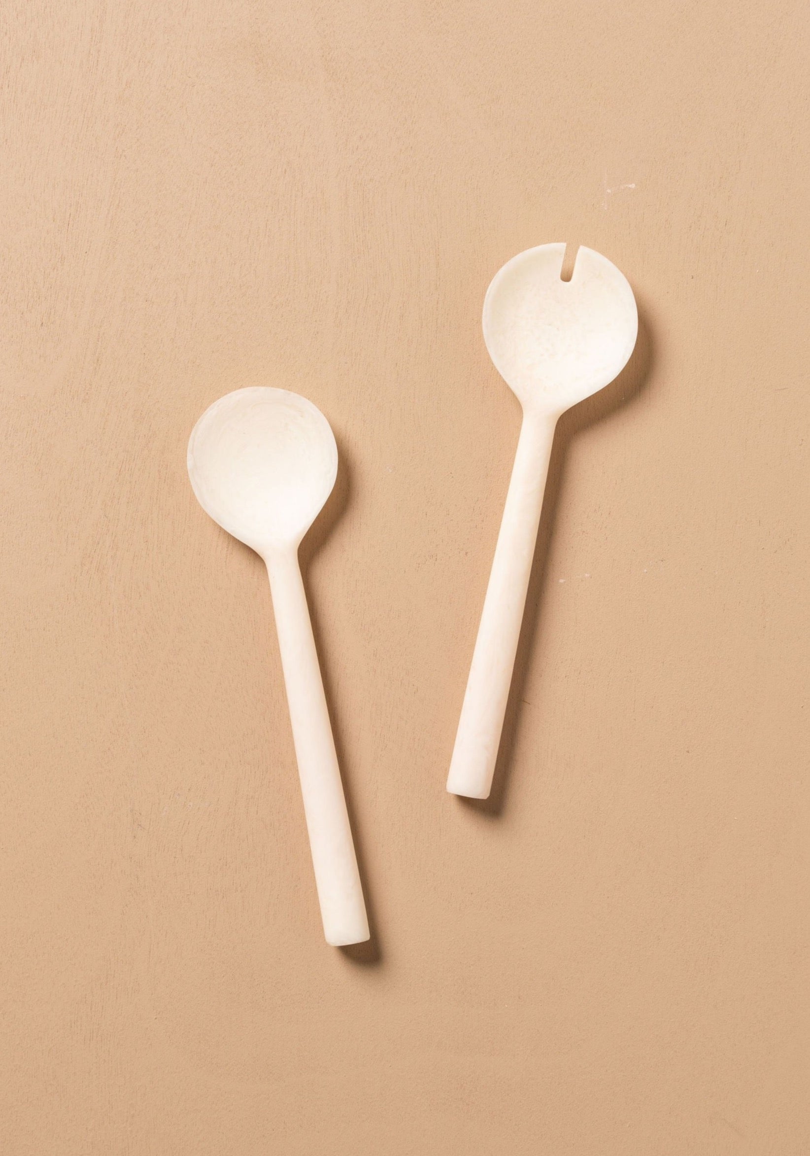 Premium Flow Resin Salad Serving Set - Elegant Marshmallow Design for Parties, BBQs & Entertaining - Durable & Stylish Kitchen Utensils for Serving Salads, Desserts & More