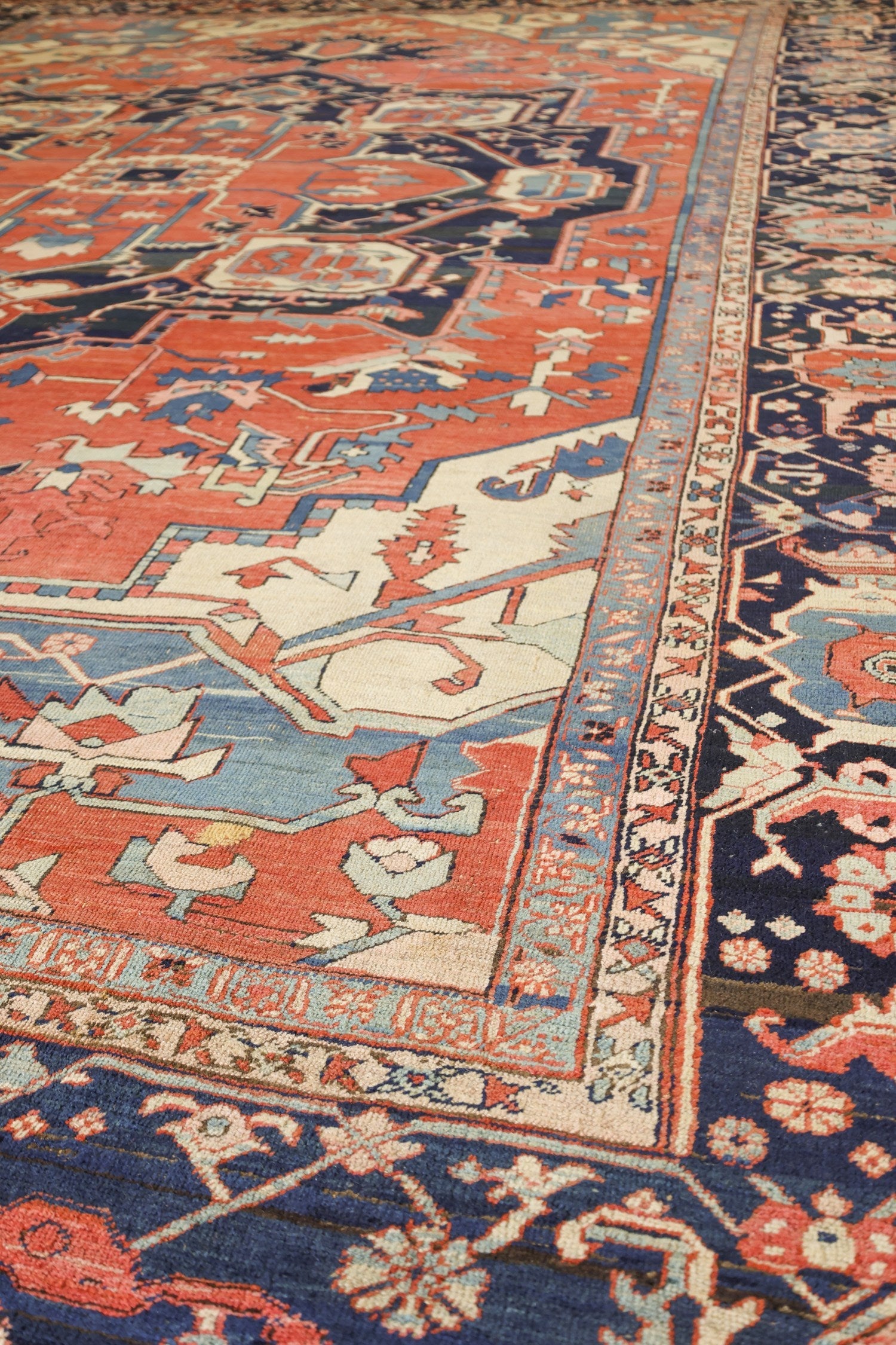Vintage Serapi Handwoven Tribal Rug - Authentic Persian Tribal Design, J75594 - Perfect for Boho Home Decor, Living Room, Bedroom & Office