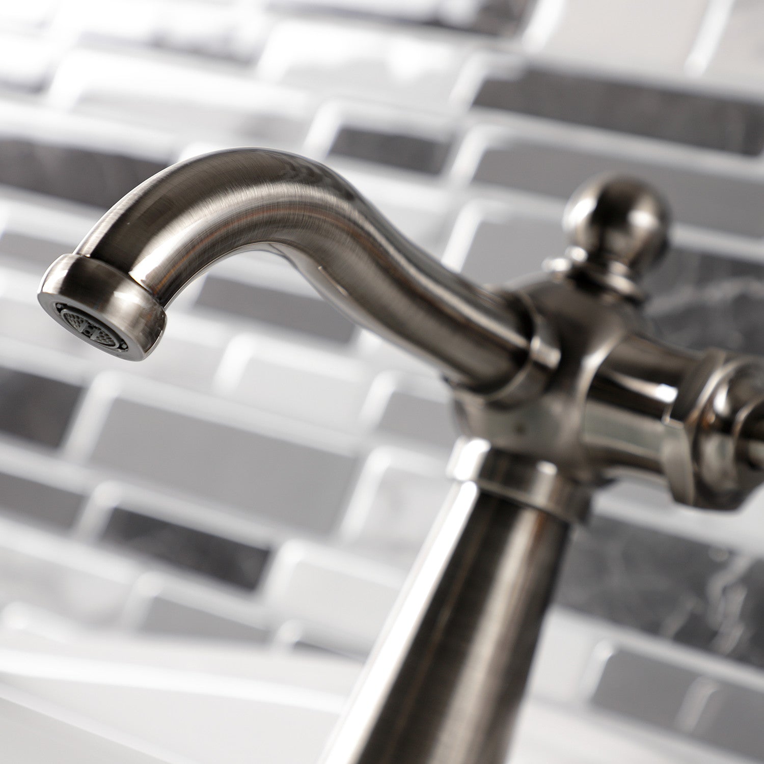 1 Hole Bathroom Faucet with Pop-Up Drain - Single Handle Modern Sink Faucet for Bathroom Vanity - Perfect for Home Renovation and Bathroom Upgrades