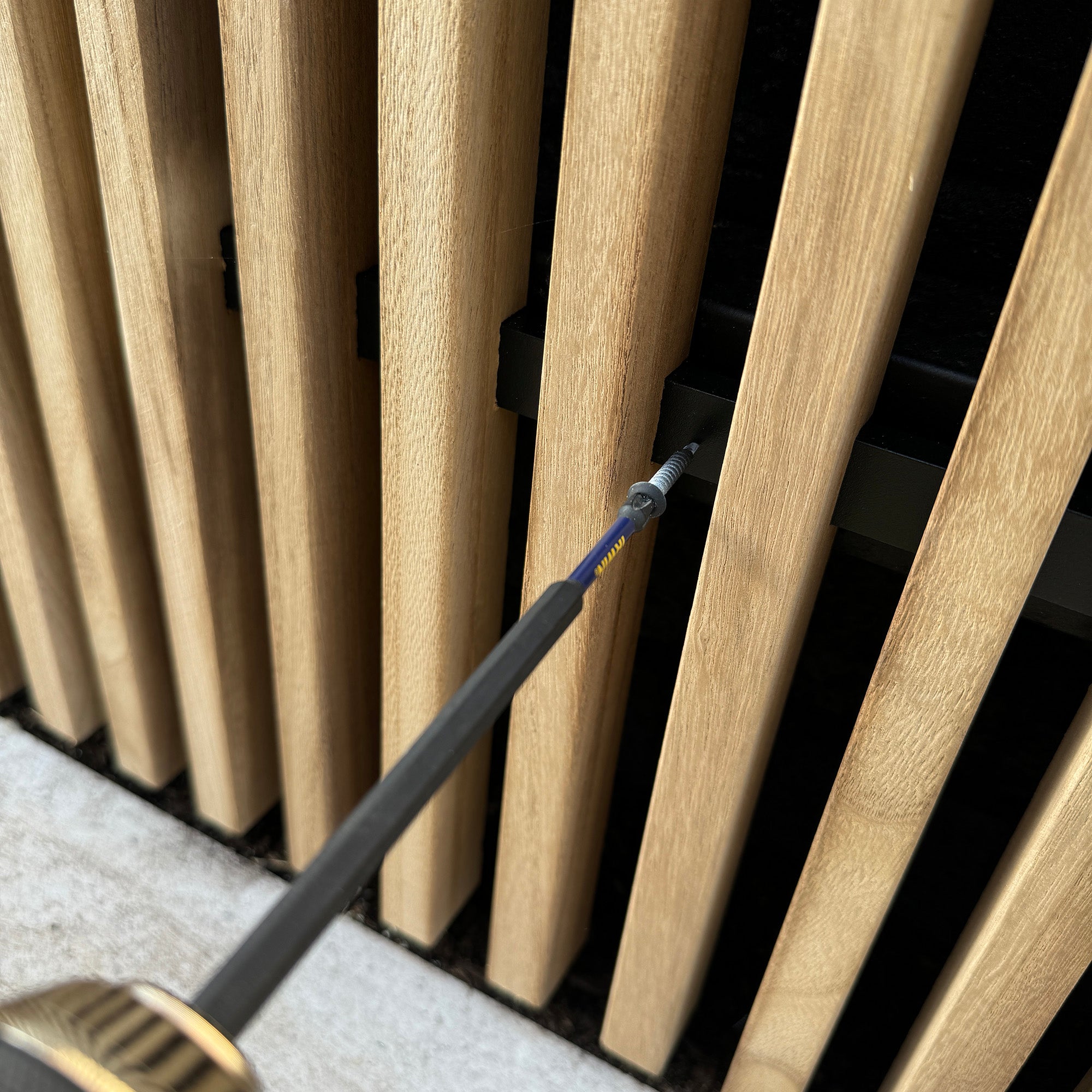 WOODFLEX Premium Outdoor Hardwood Slat Wall Fence Panel - Natural Wood Privacy Screen & Cladding (2400mm x 600mm) - Perfect for Garden Fencing, Deck Privacy Walls & Modern Exterior Design