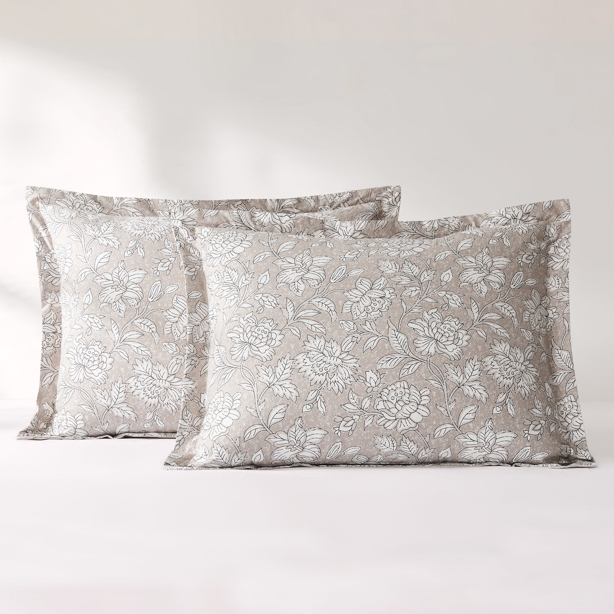 Zara Floral Print Cotton Comforter Set - 8 Piece Bedding Set with Pillowcases | Soft & Breathable for All Seasons | Perfect for Master Bedroom, Guest Room & Dorm Decor