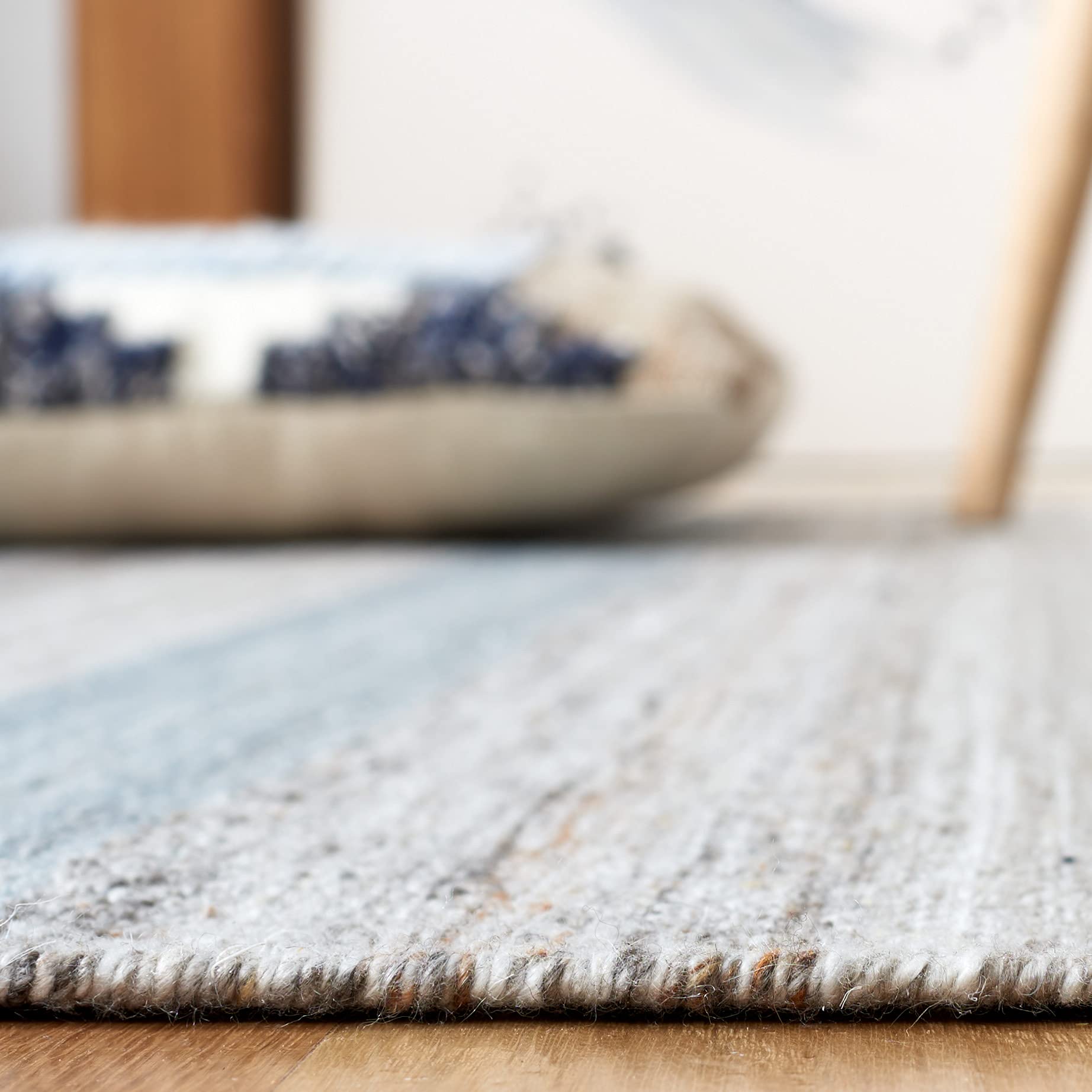 SAFAVIEH Striped Kilim Collection 7' Square Grey/Beige STK107F Flatweave Area Rug for Living Room, Dining Room & Bedroom - Soft & Durable Home Decor for Modern Spaces