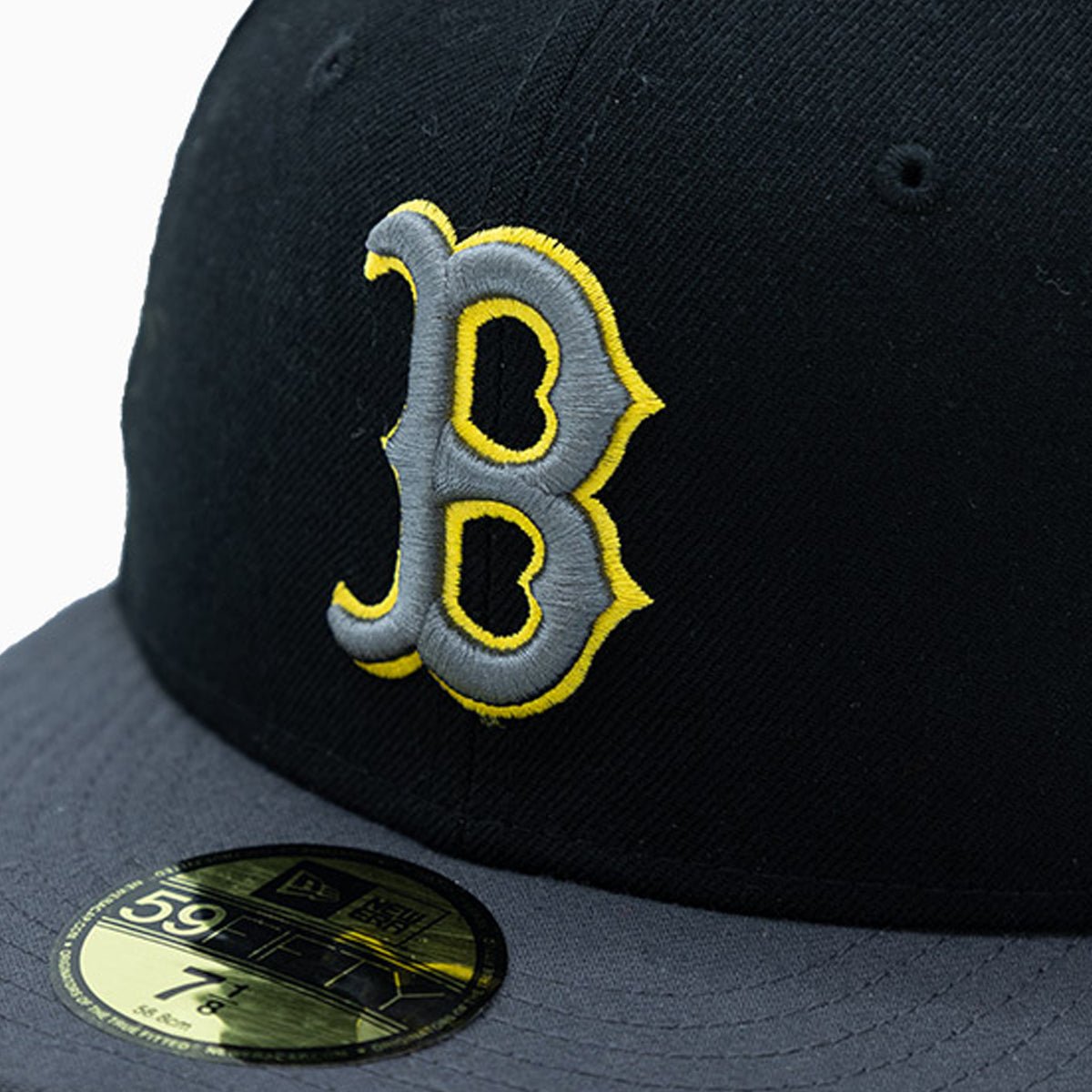Official Boston Red Sox MLB 59FIFTY Fitted Hat - Adjustable Baseball Cap for Men & Women - Perfect for Games, Sports & Casual Wear