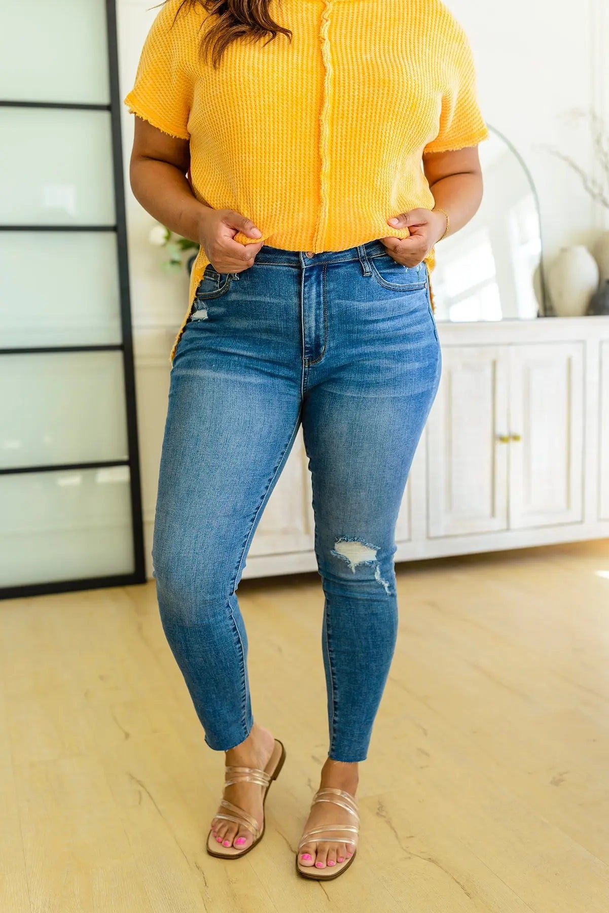 High Waisted Dandelion Embroidery Skinny Jeans for Women - Trendy Floral Design Stretch Denim Pants (Perfect for Casual Wear, Date Nights & Spring Outfits)