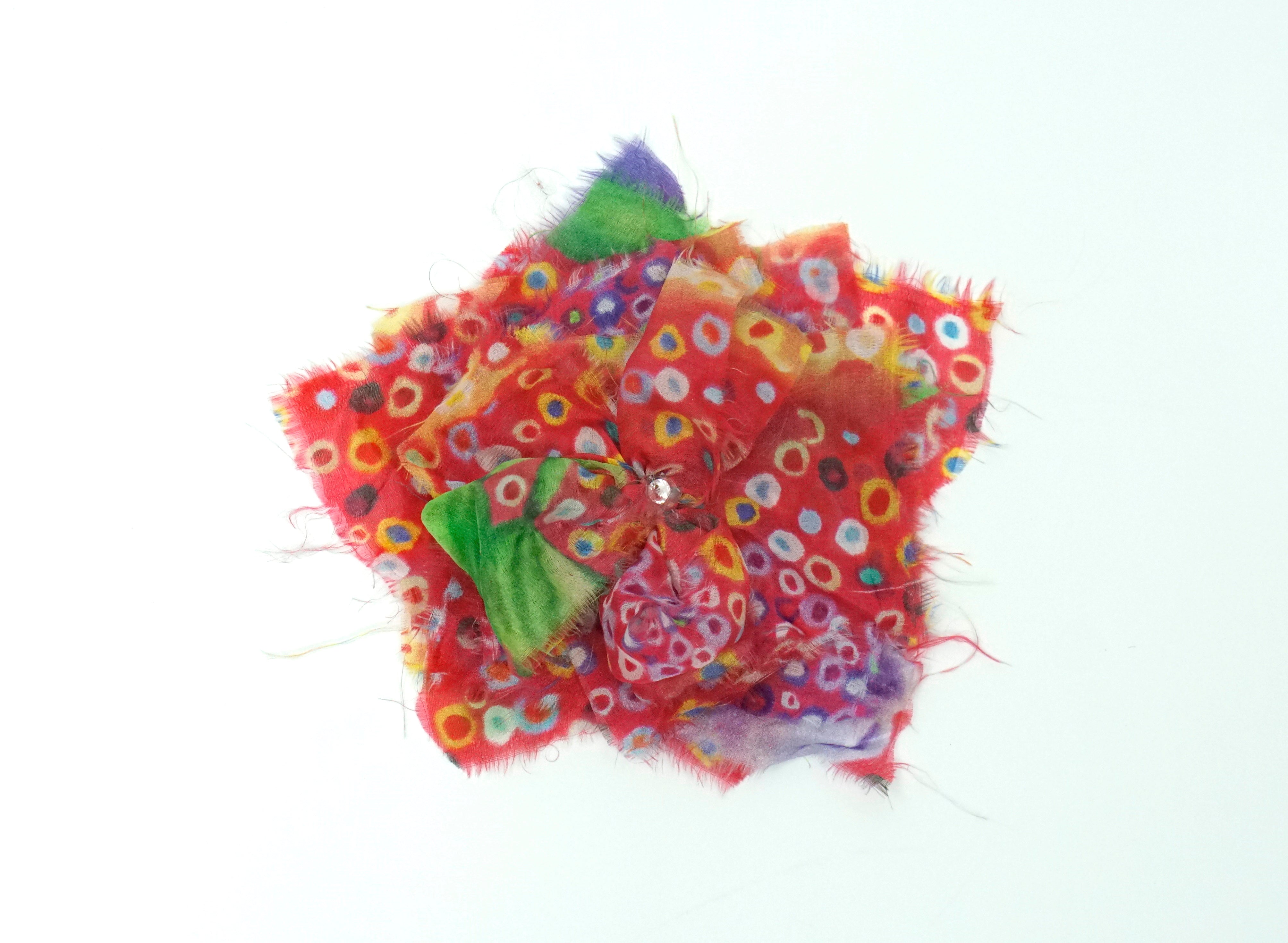 Elegant Silk Flower Brooch with Swarovski Crystals - Vintage Floral Pin for Women's Dresses, Jackets & Hats - Perfect for Weddings, Parties & Special Occasions