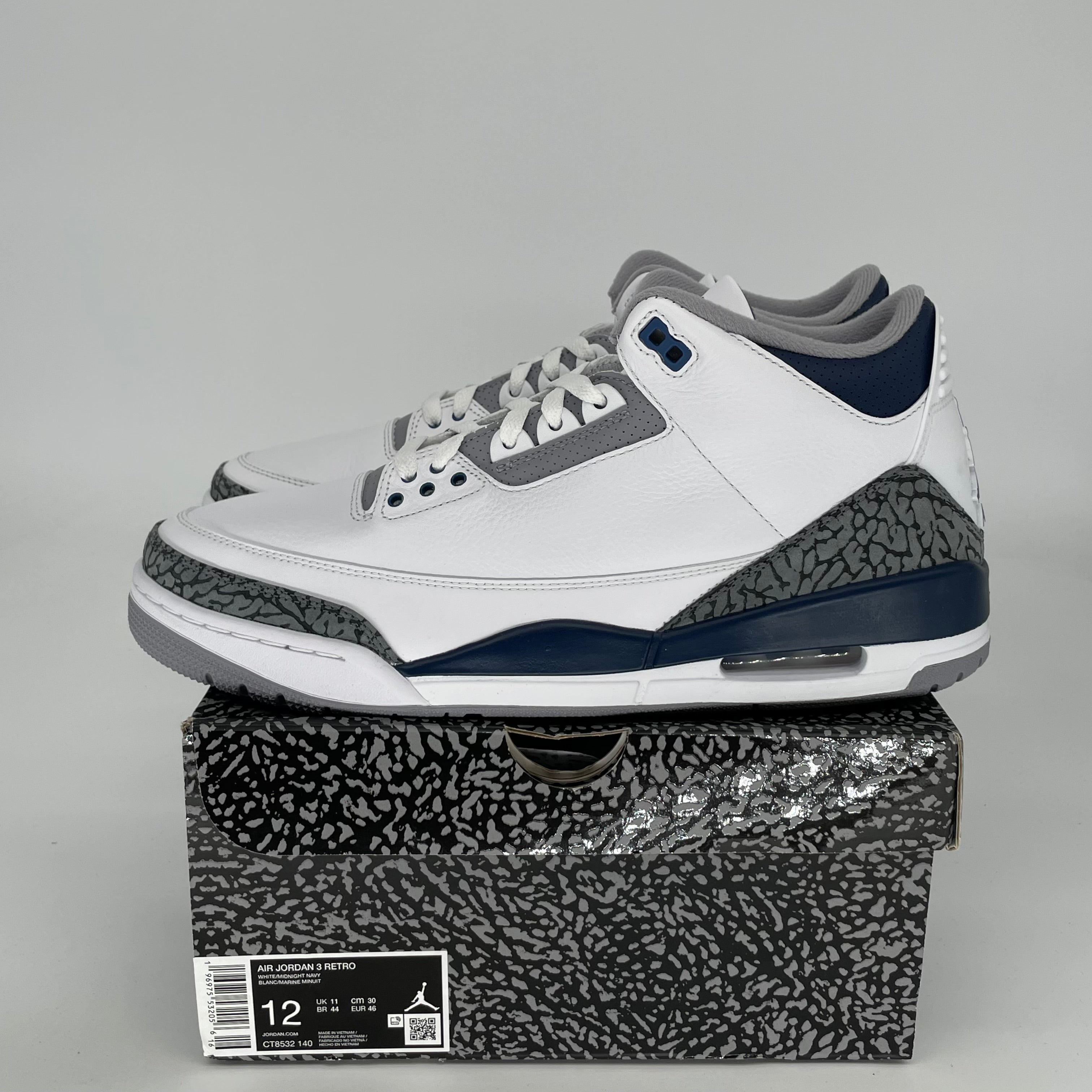 AIR JORDAN 3 Retro Midnight Navy Men's Basketball Shoes Size 12 (CT8532-140) - Perfect for Streetwear & Court Performance
