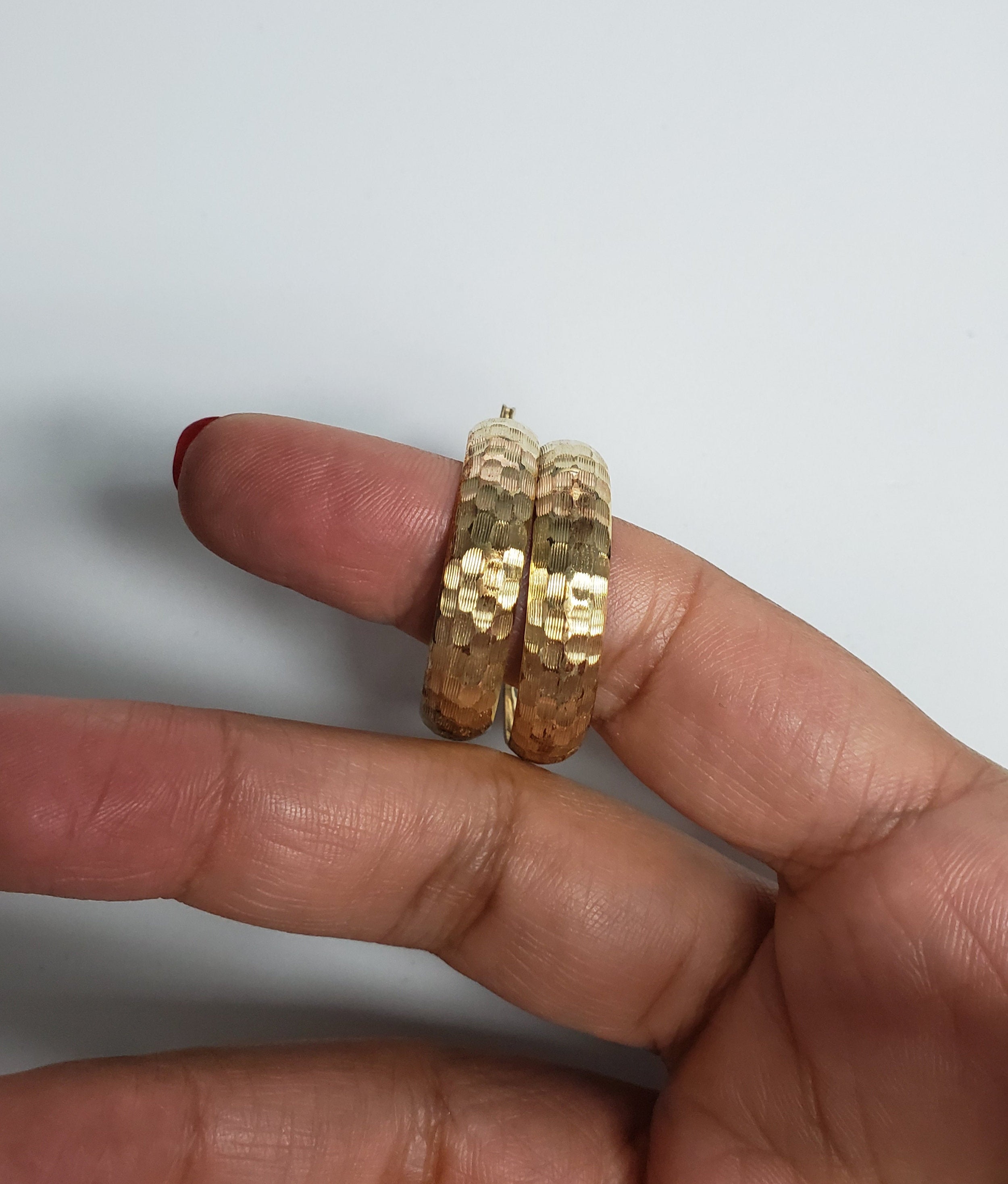 14K Yellow Gold Hammered Textured 32mm Hoop Earrings for Women - Perfect for Everyday Wear, Parties & Special Occasions