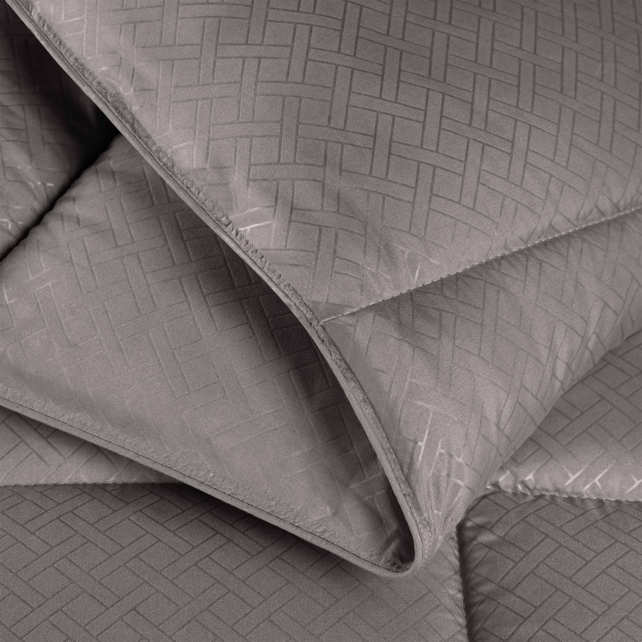 Luxury Basketweave Plush Down Alternative Comforter - Hypoallergenic & Breathable All-Season Bedding for Master Bedroom, Guest Room & Dorm