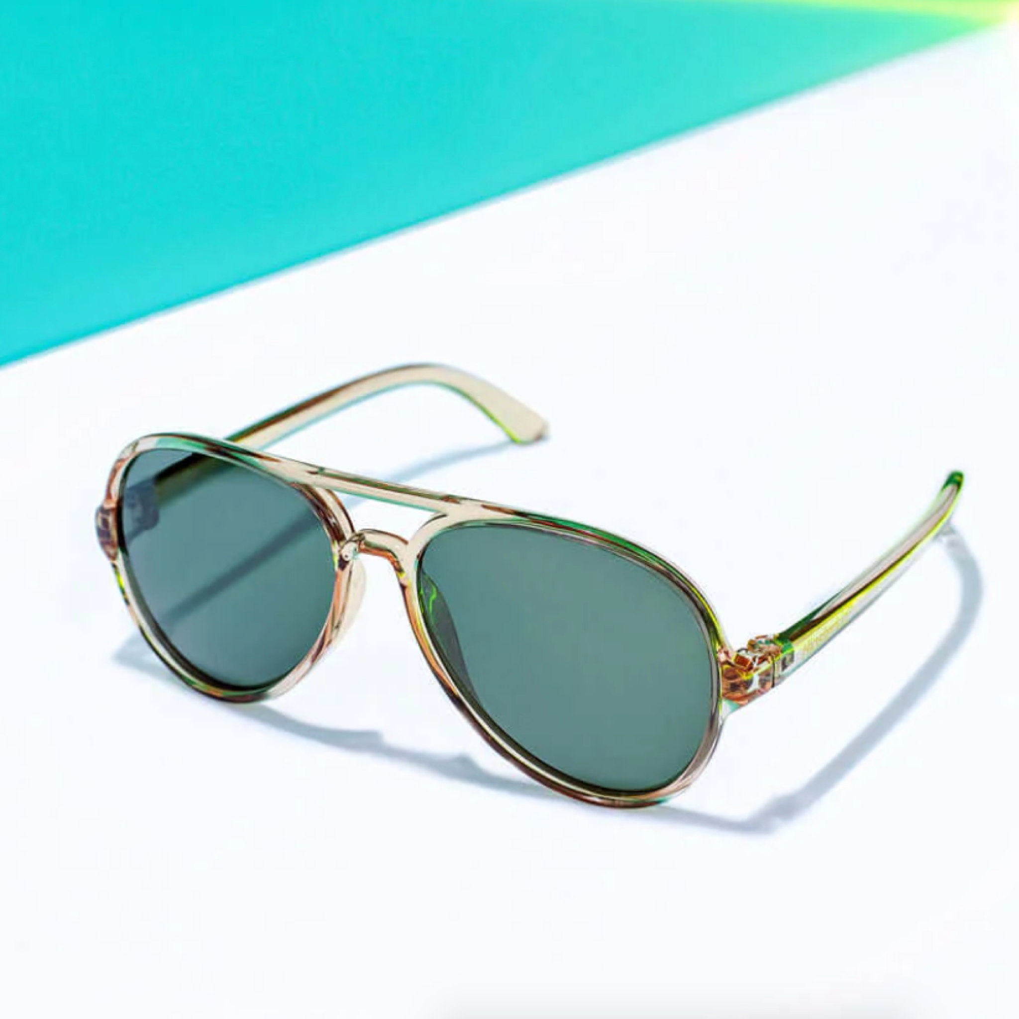 Stylish Aviator Sunglasses for Men & Women - UV Protection Polarized Lenses - Perfect for Driving, Beach & Outdoor Activities