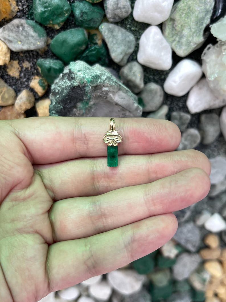 1.06 Carat 14K Vivid Green Colombian Rough Emerald Crystal Pendant Necklace - Natural Gemstone Jewelry for Women, Gift for Her, Birthday & Anniversary Present, Boho Chic & Elegant Occasion Wear