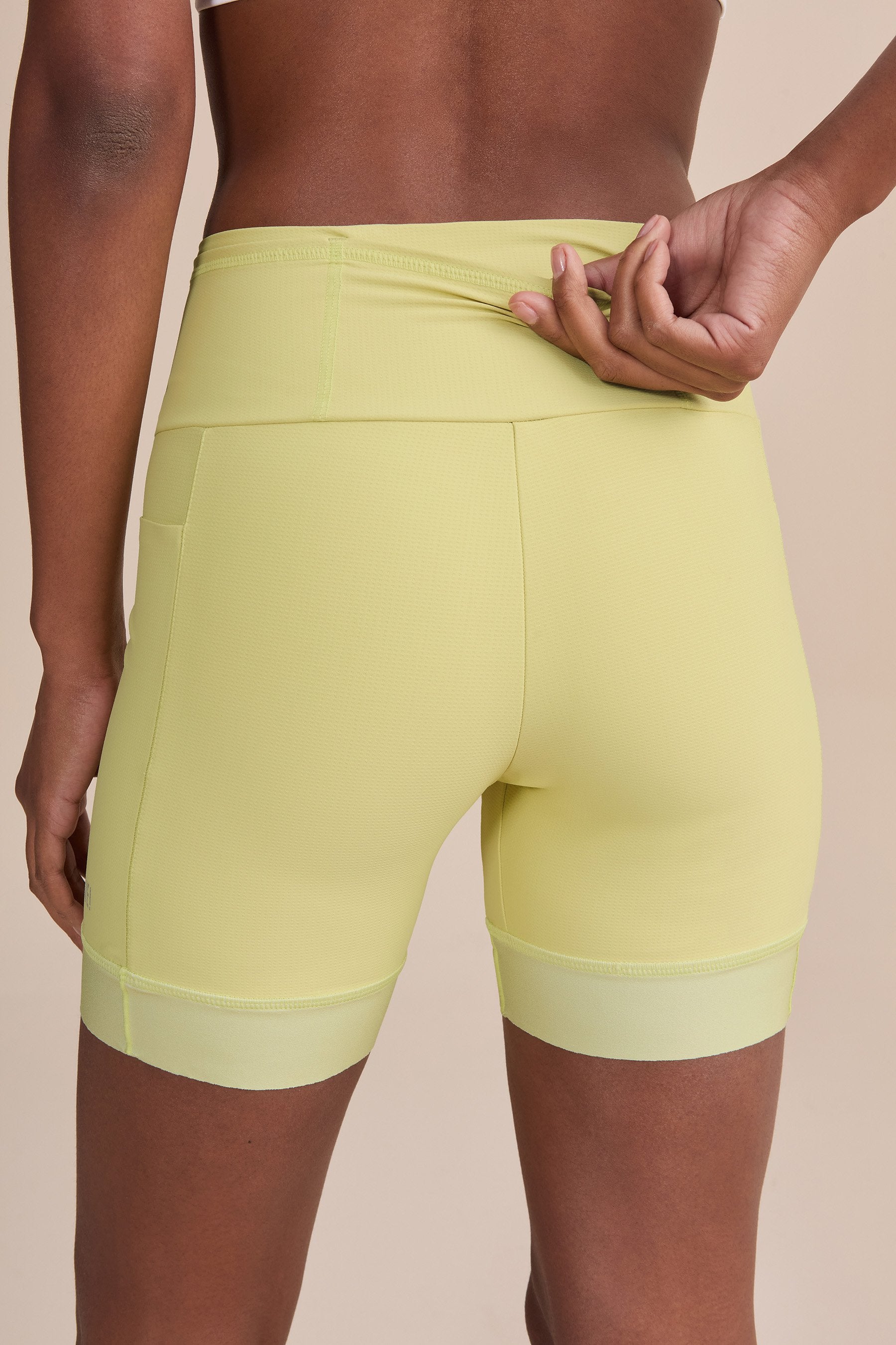 Six Pockets Speed Shorts for Men - Lightweight Running & Workout Shorts with Zipper Pockets - Perfect for Gym, Jogging, and Outdoor Activities