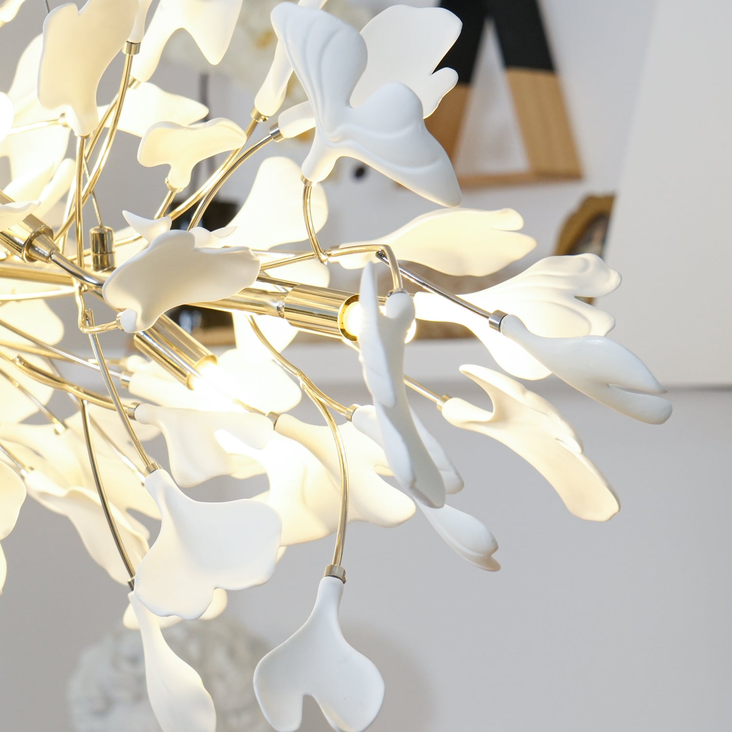 Elegant Ginkgo Leaf Chandelier - Modern Gold Ceiling Light Fixture for Dining Room, Living Room & Bedroom Decor - Perfect for Home, Hotel and Wedding Venue Lighting