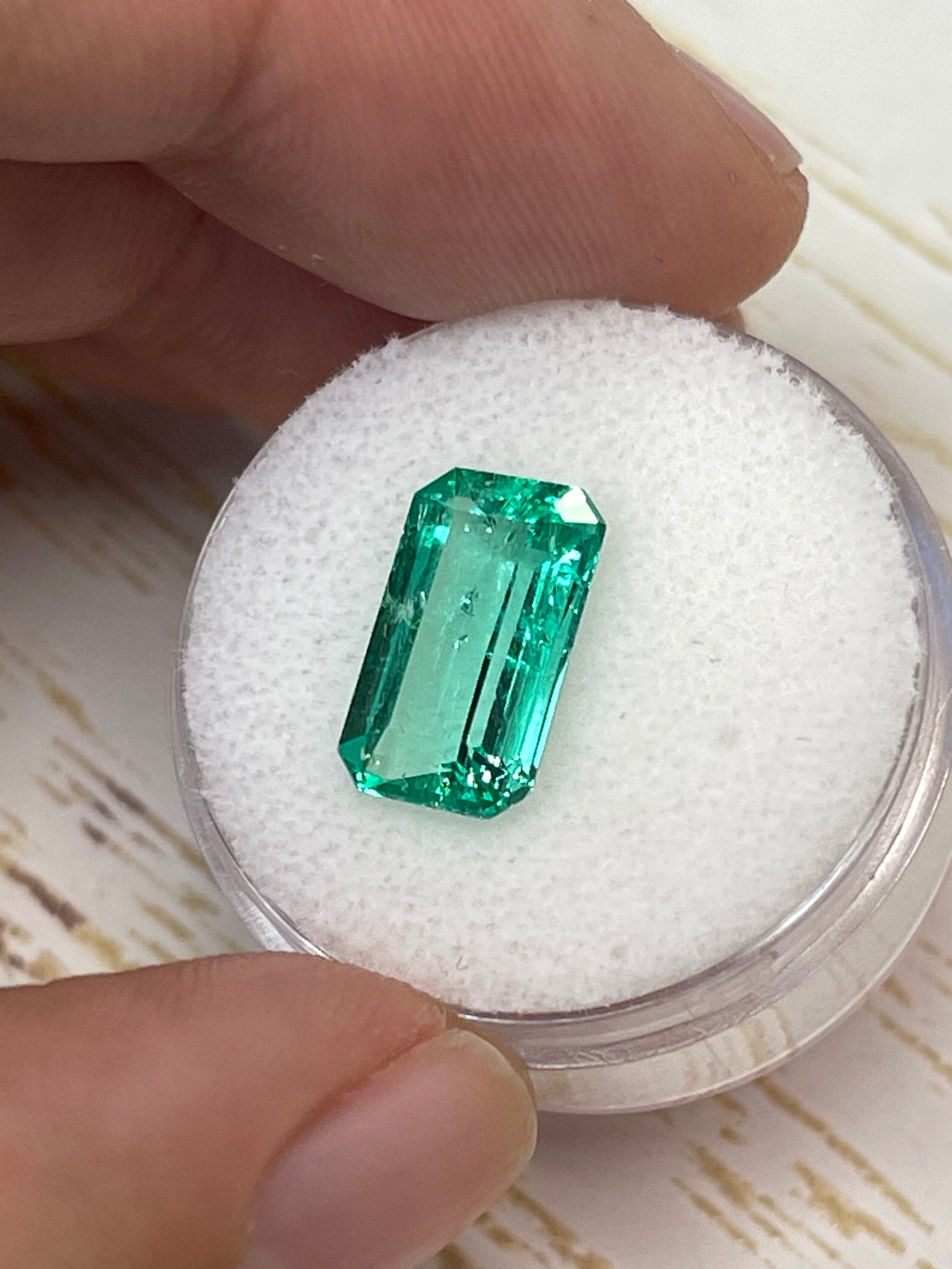 3.42 Carat 13x7.6mm Glowing Elongated Green Natural Loose Colombian Emerald - Emerald Cut Gemstone for Jewelry Making, Engagement Rings & Luxury Gifts
