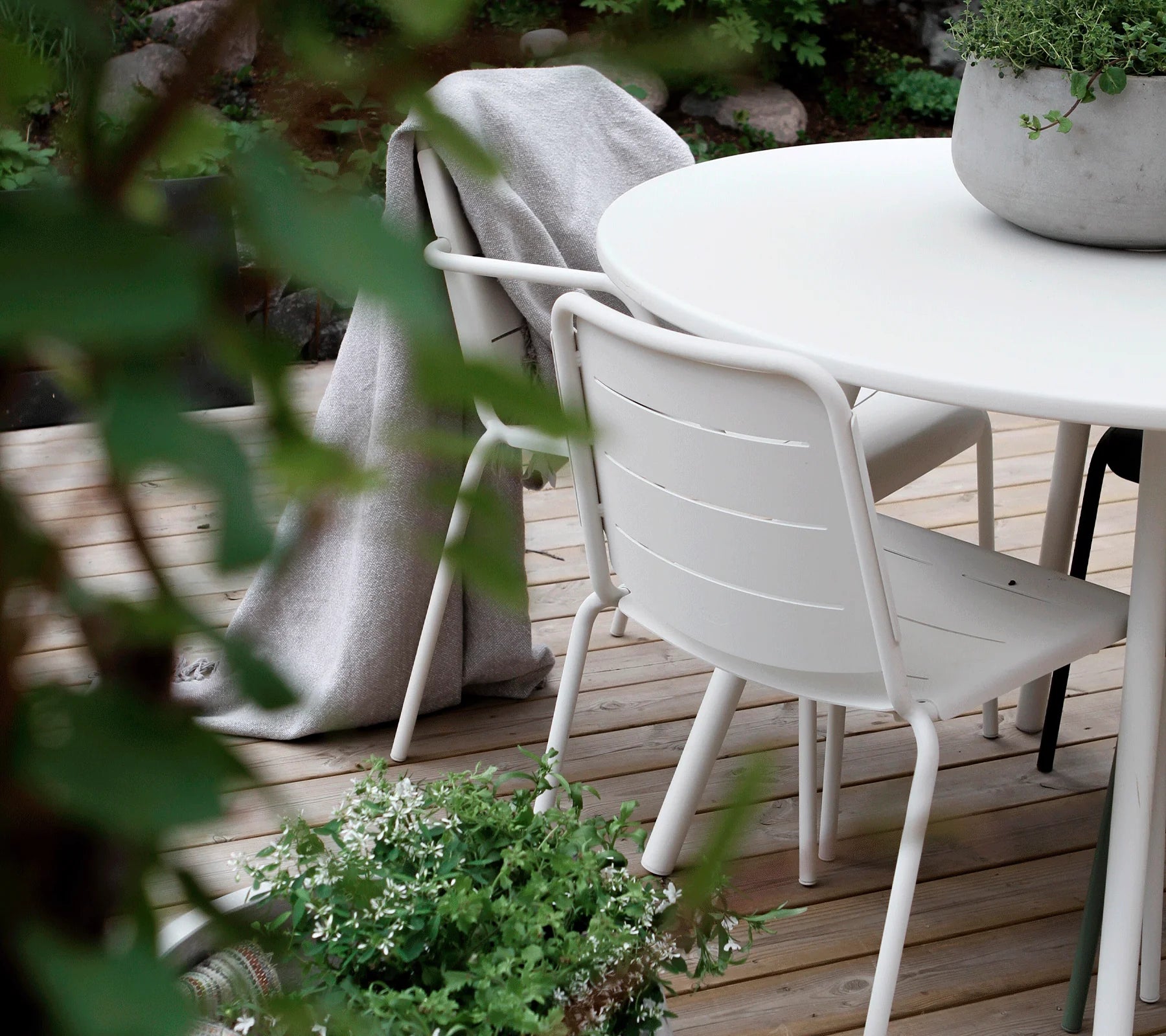 Durable Aluminum Outdoor Dining Table Set - Weather-Resistant Patio Furniture for Garden, Backyard, Poolside & BBQ Parties