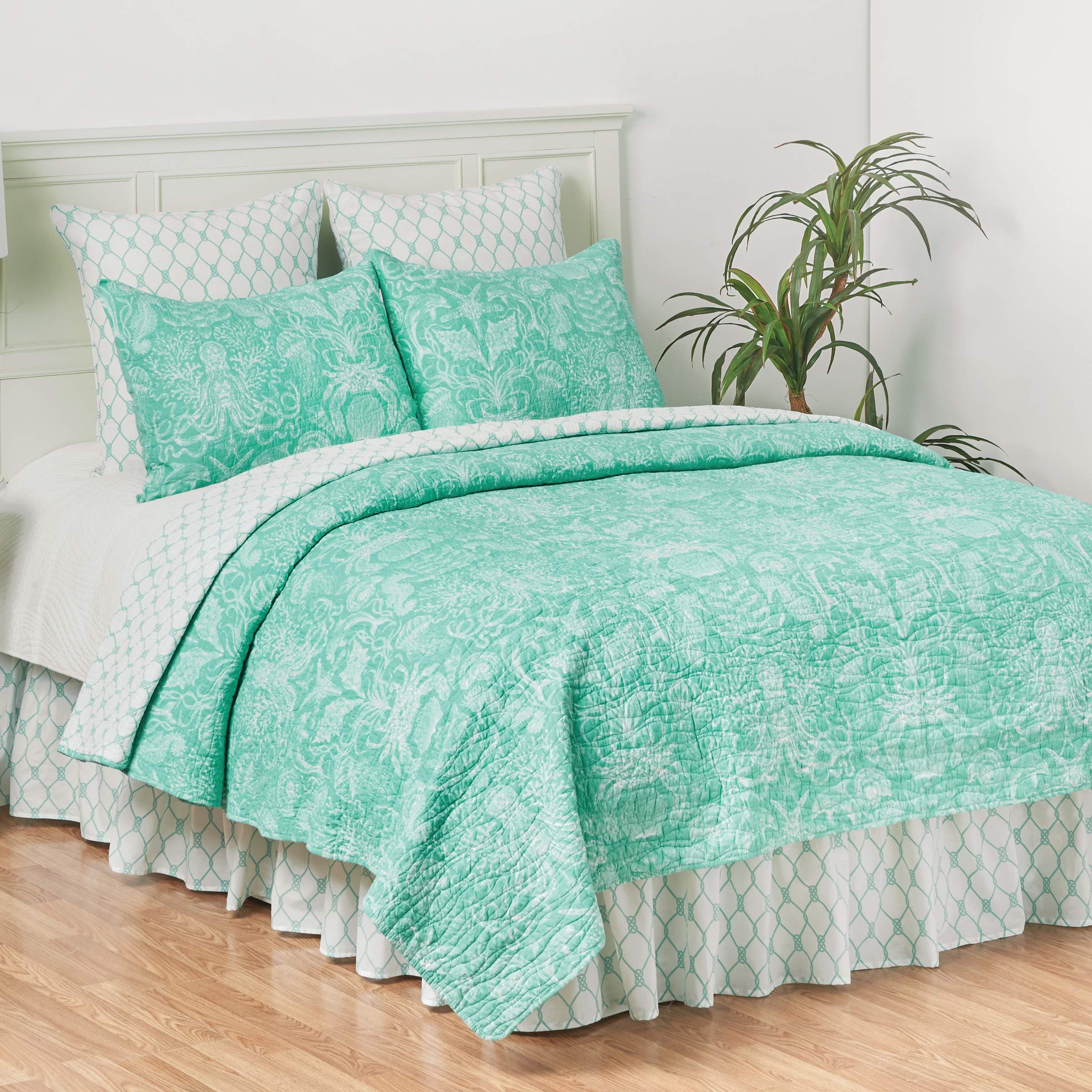 C&F Home Blue and White Turquoise Bay Twin 2-Piece Cotton Quilt Set - Reversible Summer Beach Ocean Coastal Bedspread - Machine Washable Lightweight Coverlet for Twin Beds - Perfect for Beach House, Guest Room or Coastal-Themed Bedroom Decor