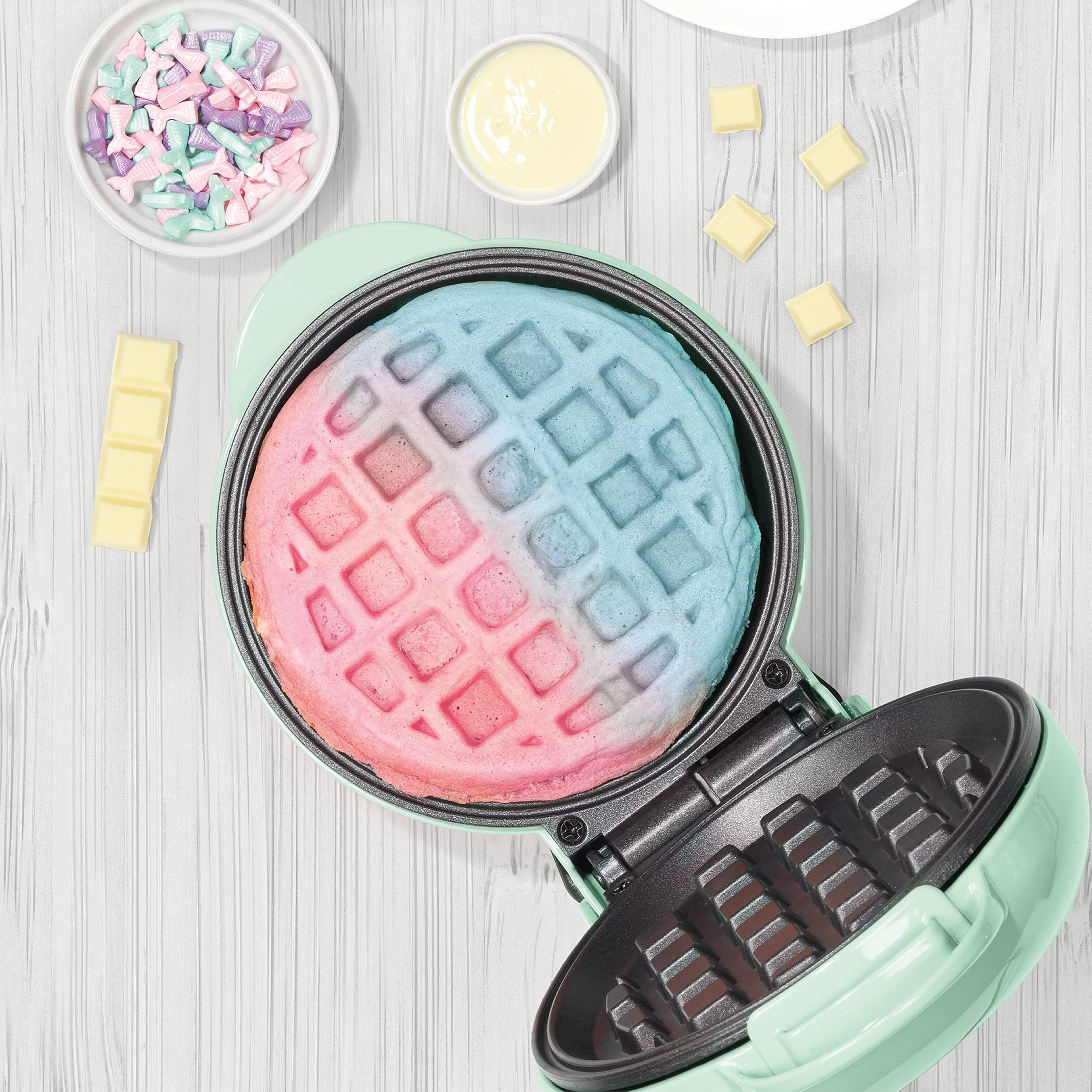 Giles & Posner EK4214GSGR Mini Waffle Maker – Non-Stick Belgian & American Waffle Iron Machine, Compact 11.5cm Round Cooking Plate, Perfect for Breakfast, Desserts, Snacks – Pastel Green