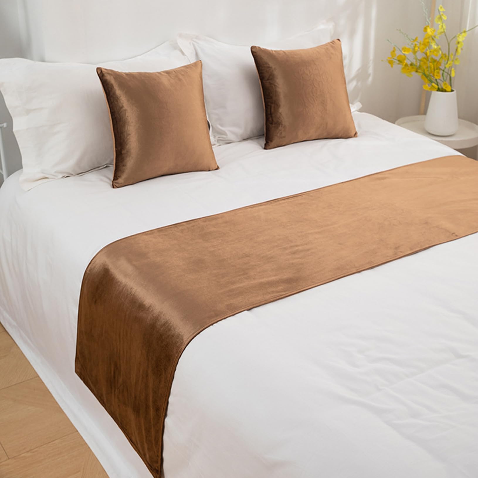 Luxury Velvet Bed Runner - Double-Sided Bed Scarf & Bedspread for Queen/King Size Beds (45x180cm, Brown) - Hotel & Home Bedroom Decor, Bed Cover Protection for 1.2m Beds - Perfect for Master Bedrooms, Guest Rooms & Airbnb Styling