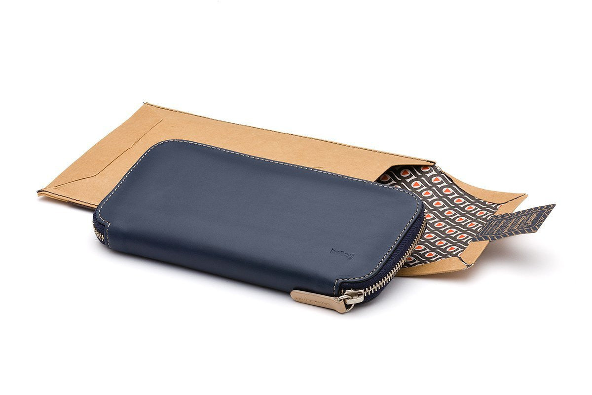 Bellroy Carry Out Wallet - Slim RFID Blocking Travel Wallet for Men & Women | Perfect for Everyday Use, Travel & Business (Black)