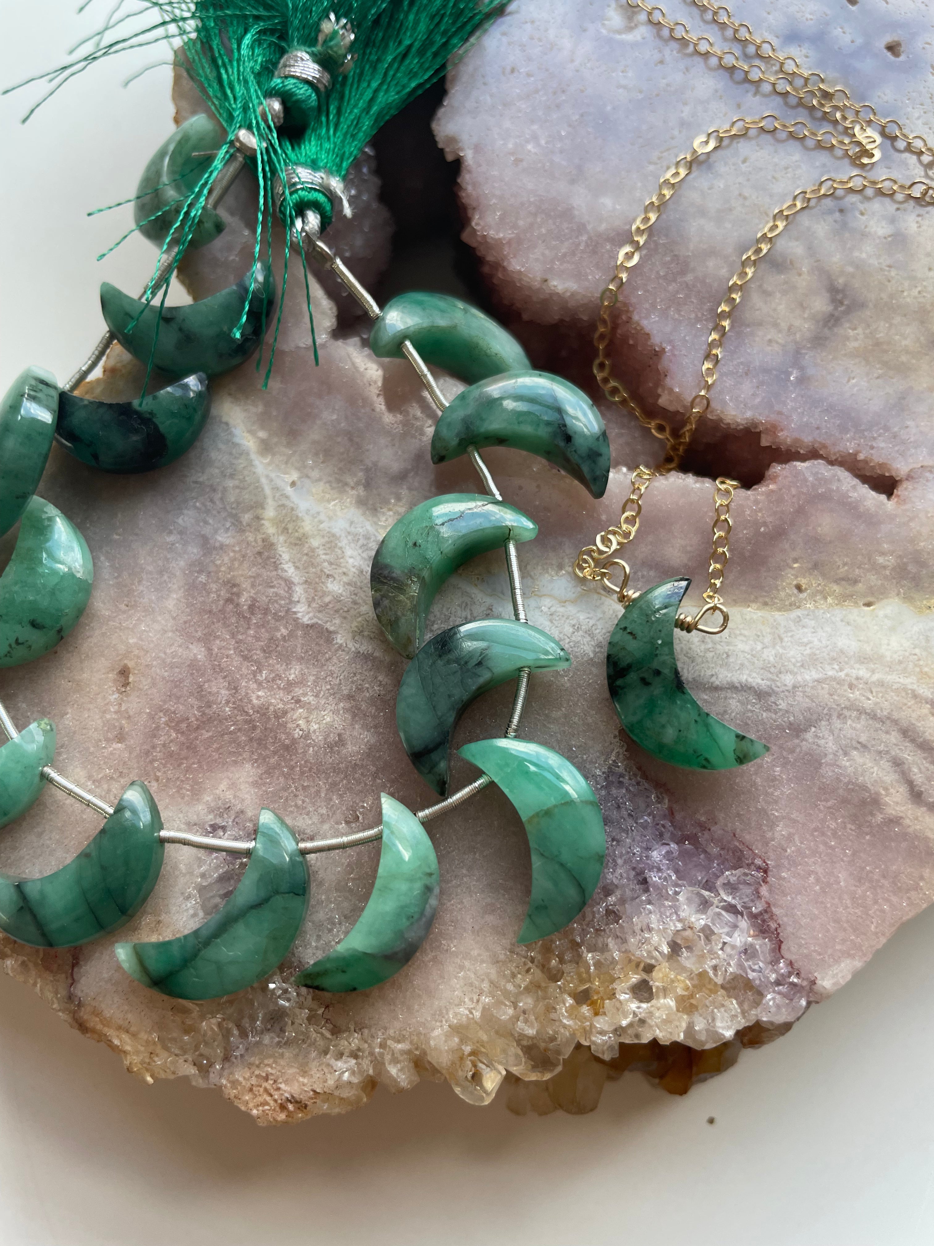 Natural Emerald Crystal Necklace - Crescent Moon Pendant for Women, Genuine Gemstone Jewelry Gift for Birthday/Anniversary | Perfect for Boho Style, Spiritual Healing & Everyday Elegance