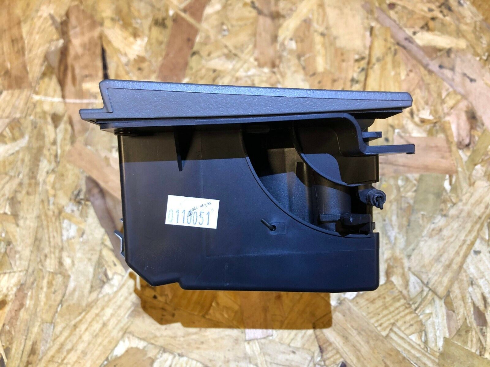 Brand New 05-07 Ford Super Duty F250 F350 F450 F550 Dash Cup Holder #107 - Perfect for Road Trips & Daily Commutes