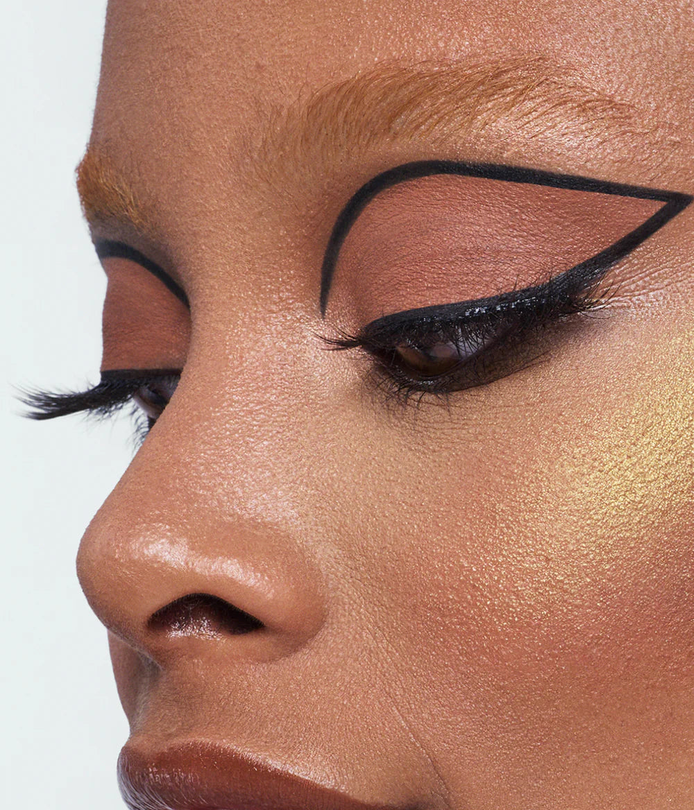 R.E.M. Beauty Liquid Eyeliner - Waterproof, Smudge-Proof & Long-Lasting for Perfect Winged Liner | Ideal for Everyday Makeup, Party Looks & Professional Use