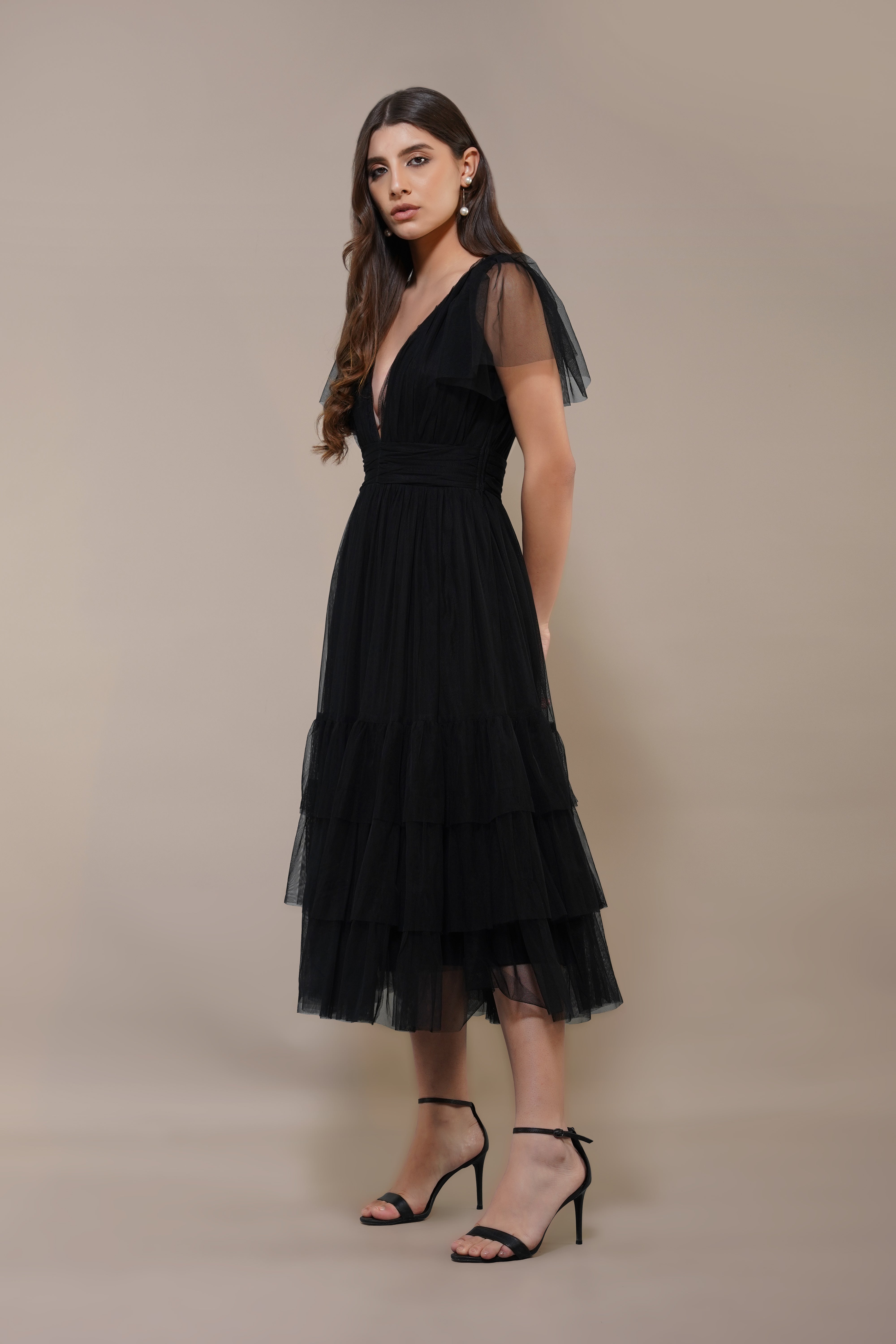 Elegant Madison Black Tulle Bridesmaid Midi Dress for Weddings, Parties & Formal Events - Flowy A-Line Skirt & Comfortable Fit