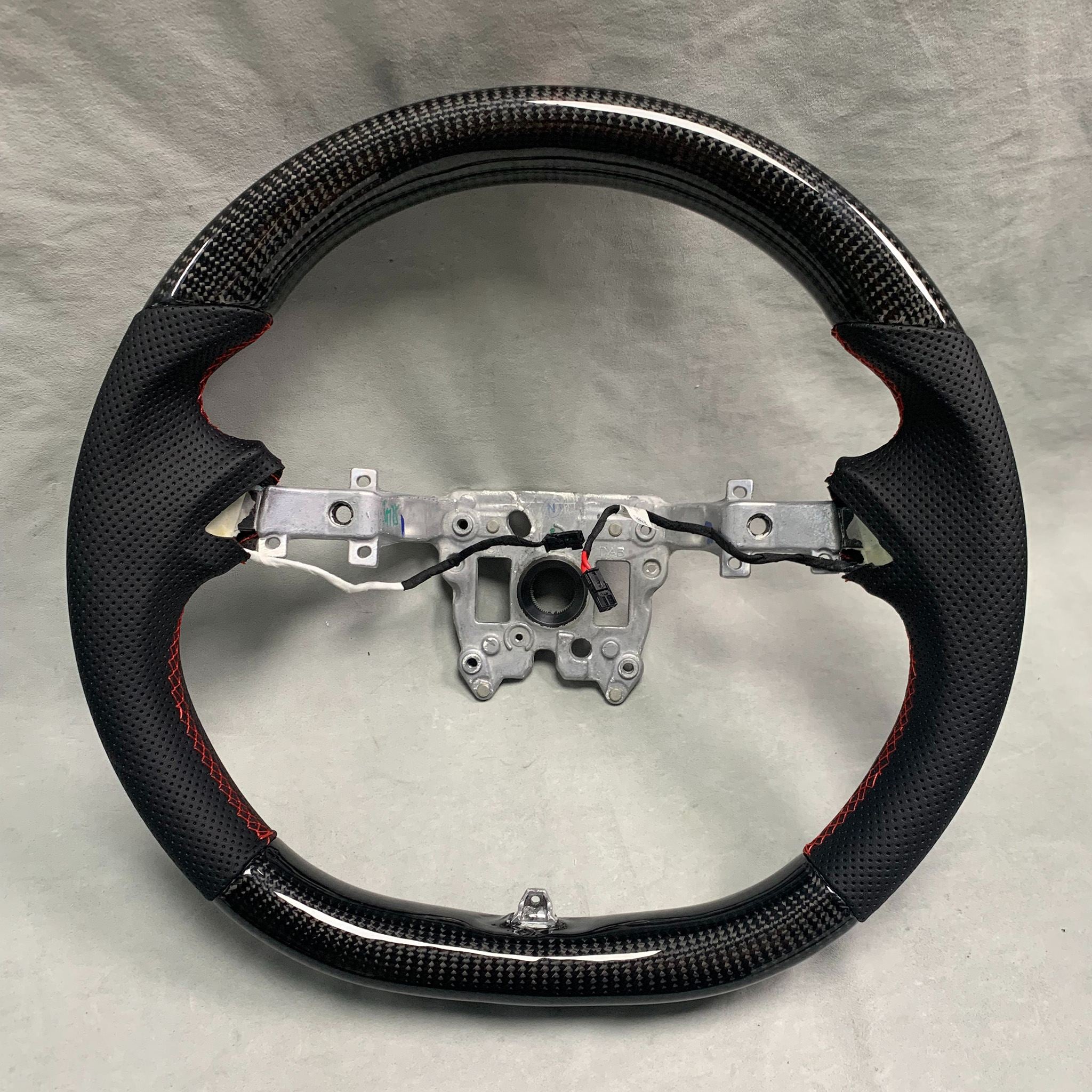 Custom Carbon Fiber Steering Wheel for 2024+ Tesla Model 3 Highland - Premium Racing Style Upgrade for Enhanced Grip & Performance - Perfect for Track Days & Sporty Driving
