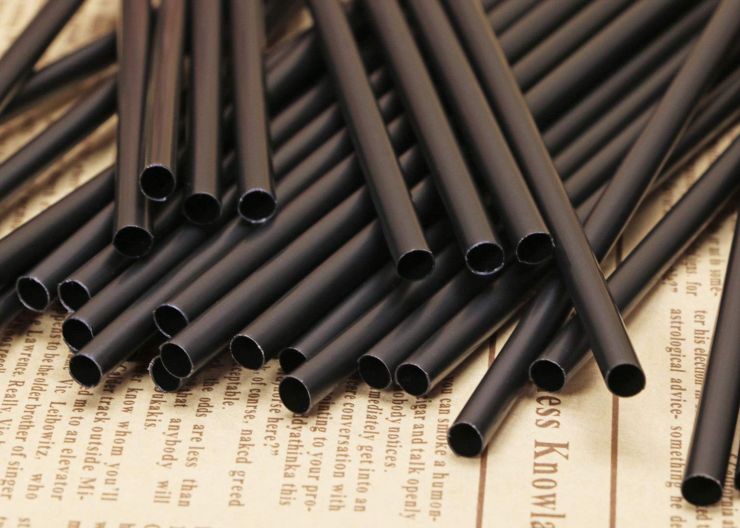 200PCS Black Plastic Straws - 5.12 Inch Disposable Drinking Straws for Coffee, Tea, Cocktails, Hot & Cold Beverages - Perfect for Weddings, Home Bars, Travel Mugs & DIY Crafts
