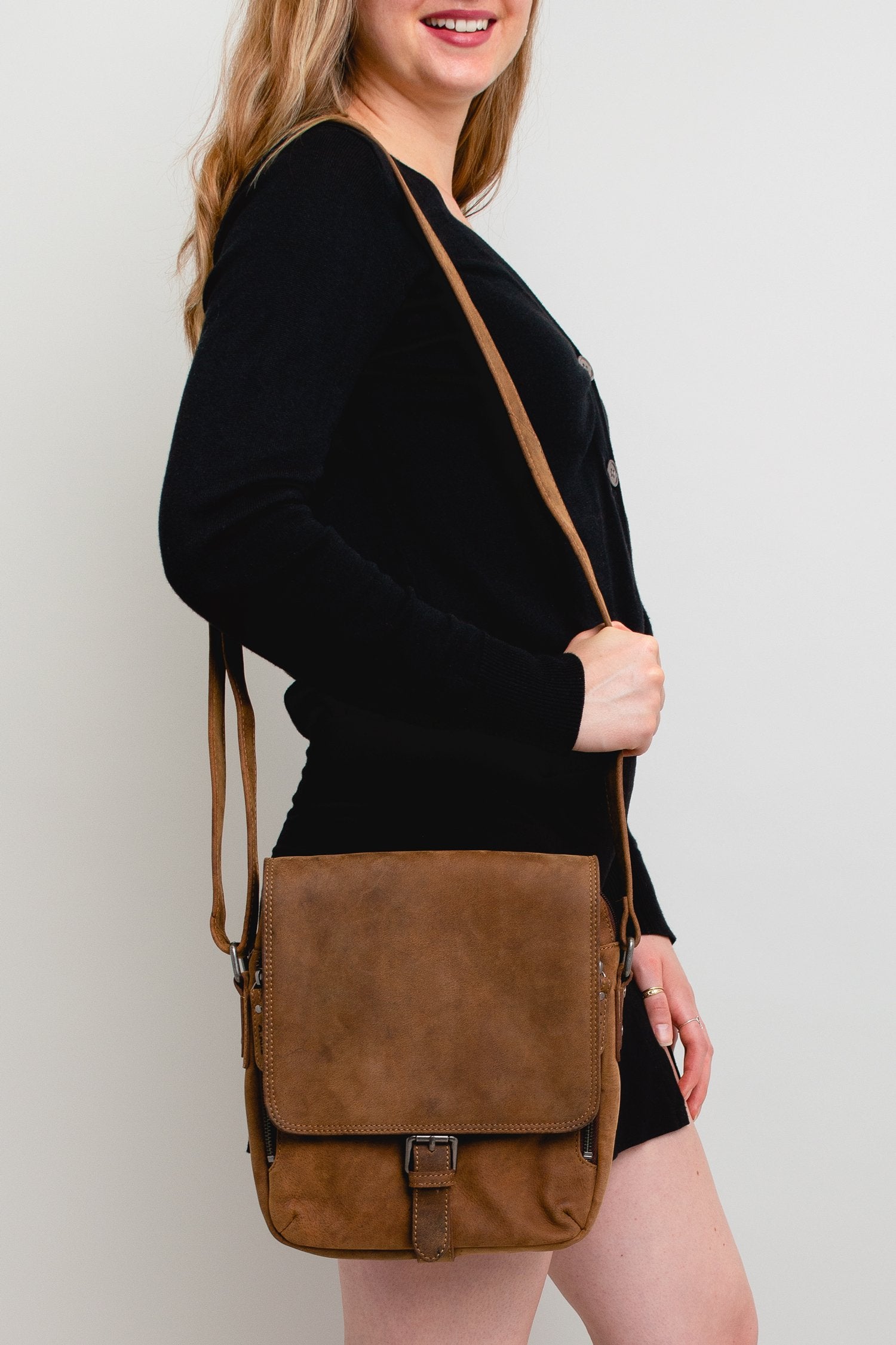 Premium Buffalo Leather Unisex Bag by Adrian Klis 2743 - Stylish & Durable for Work, Travel & Everyday Use