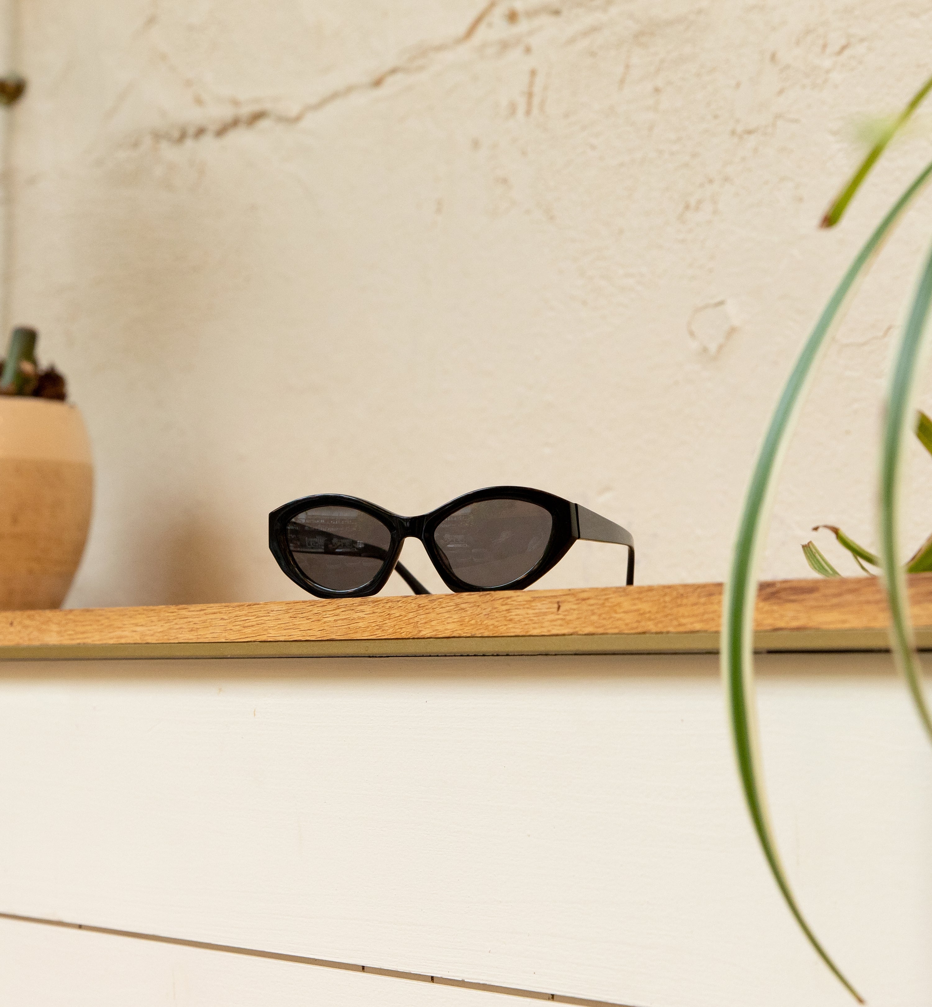Stylish UV Protection Garden Sunglasses for Outdoor Gardening, Hiking & Beach Activities - Comfortable & Durable