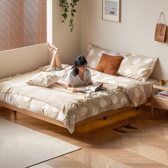 Solid Oak Wood Platform Bed - Headboard Free Modern Design with Night Light - Perfect for Bedroom, Guest Room & Small Spaces