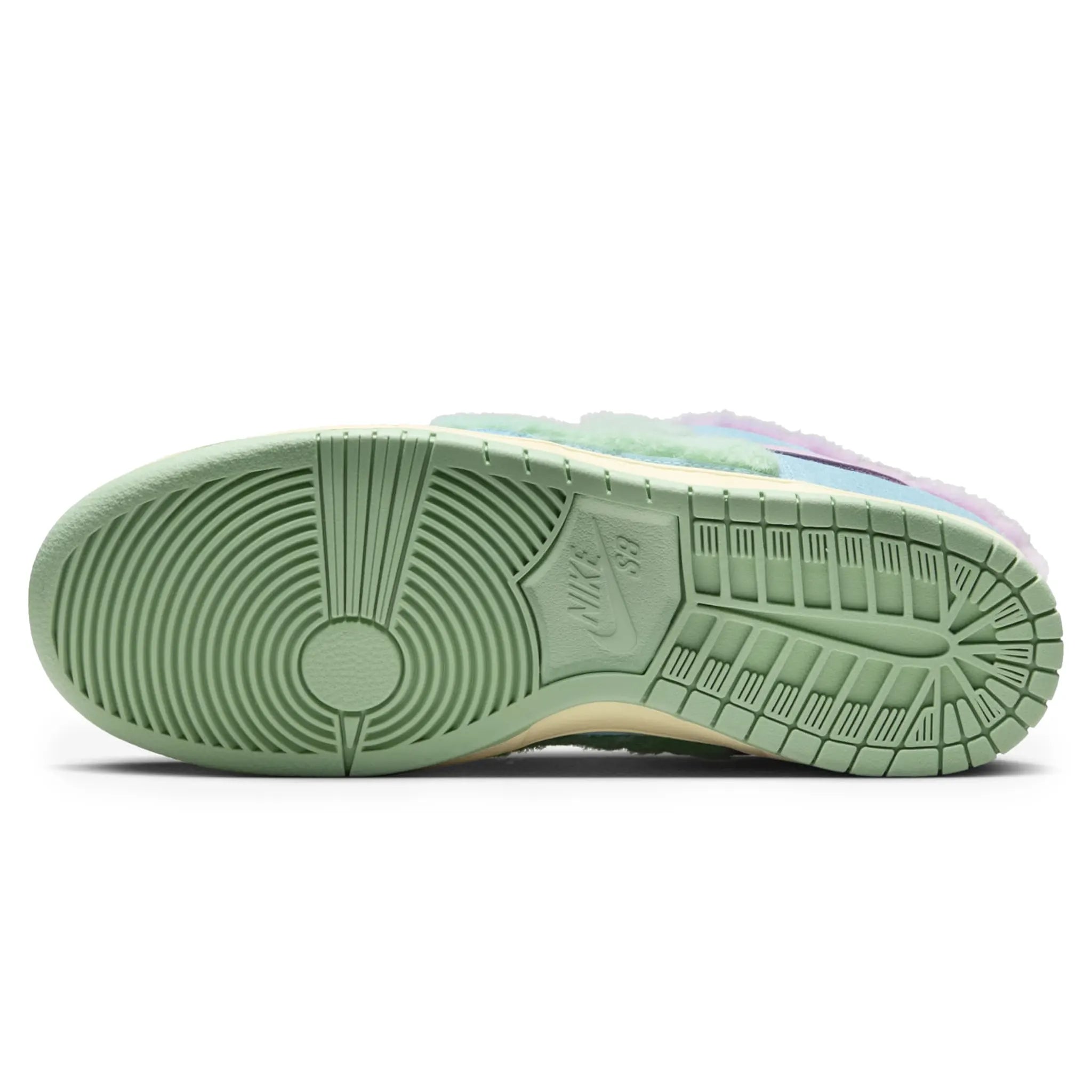 Verdy x Nike SB Dunk Low Visty Sneakers - Limited Edition Collab for Skateboarding & Streetwear Fashion - Perfect for Skaters, Sneakerheads & Urban Style Enthusiasts