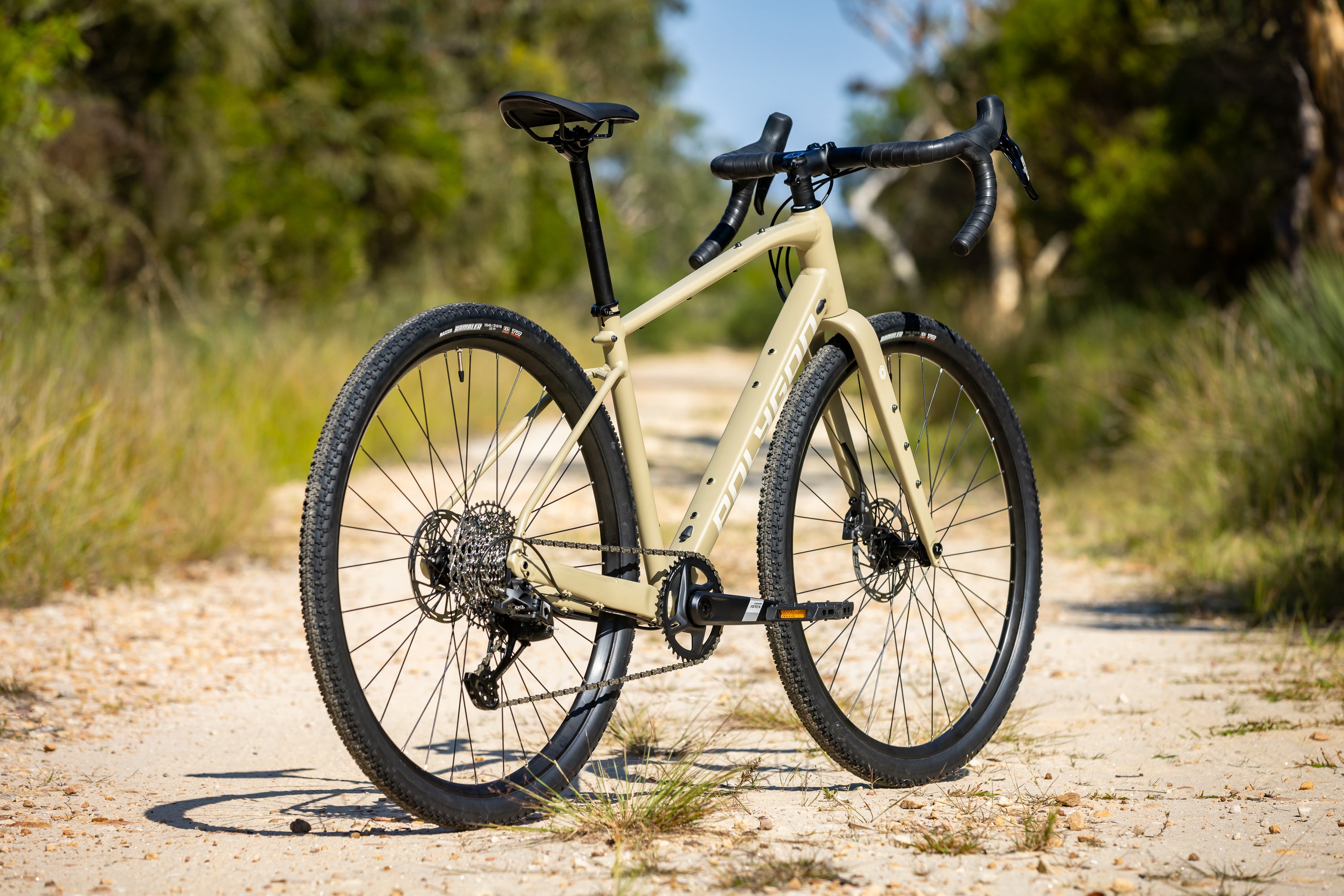 Polygon Bend R6 Gravel Bike - Lightweight Aluminum Frame, Shimano Drivetrain for Off-Road & Adventure Cycling | Perfect for Trail Riding, Commuting & Long-Distance Tours