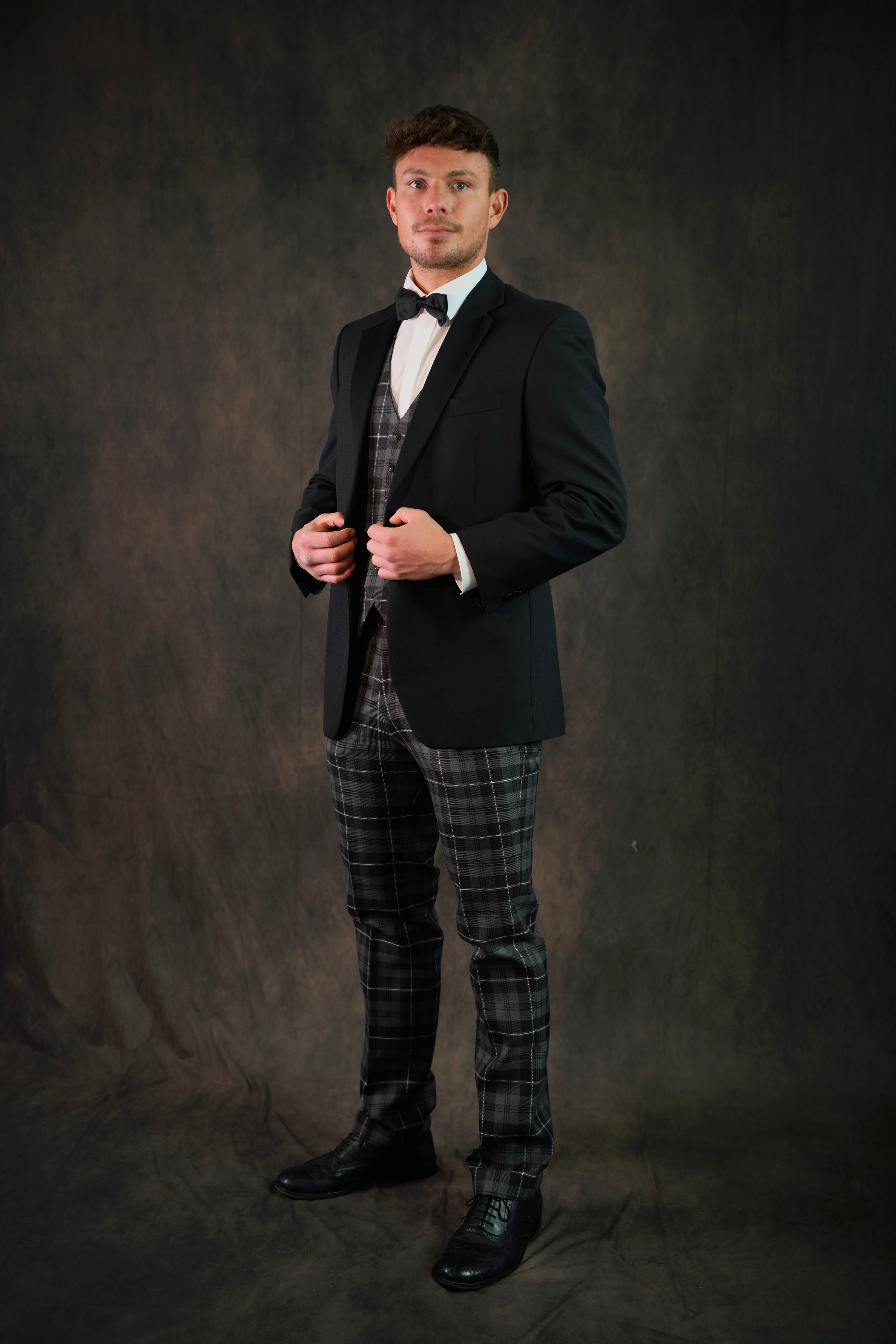 Stylish Grey Granite Tartan Waistcoat for Men - Classic Scottish Plaid Vest for Formal Events, Weddings & Cosplay