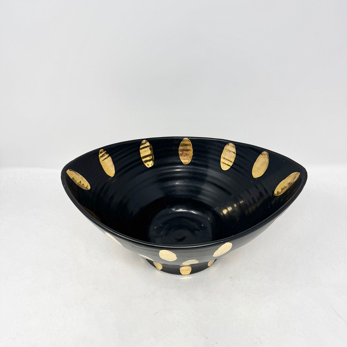 Elegant Black and Gold Polka Dot Ceramic Bowl - Stylish Serving Dish for Parties, Home Decor & Gift Giving