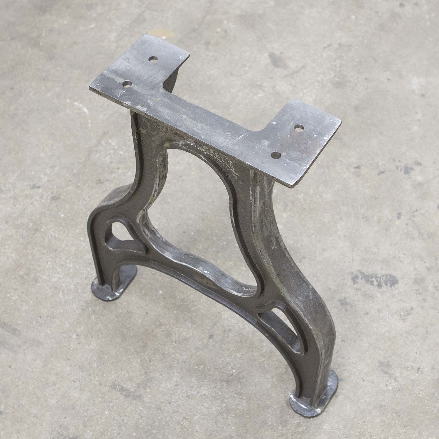 Heavy Duty Cast Iron Dining Table Legs 71cm x 62cm - YW CL 004 - Rustic Industrial Style Table Base for Kitchen, Restaurant & Outdoor Furniture