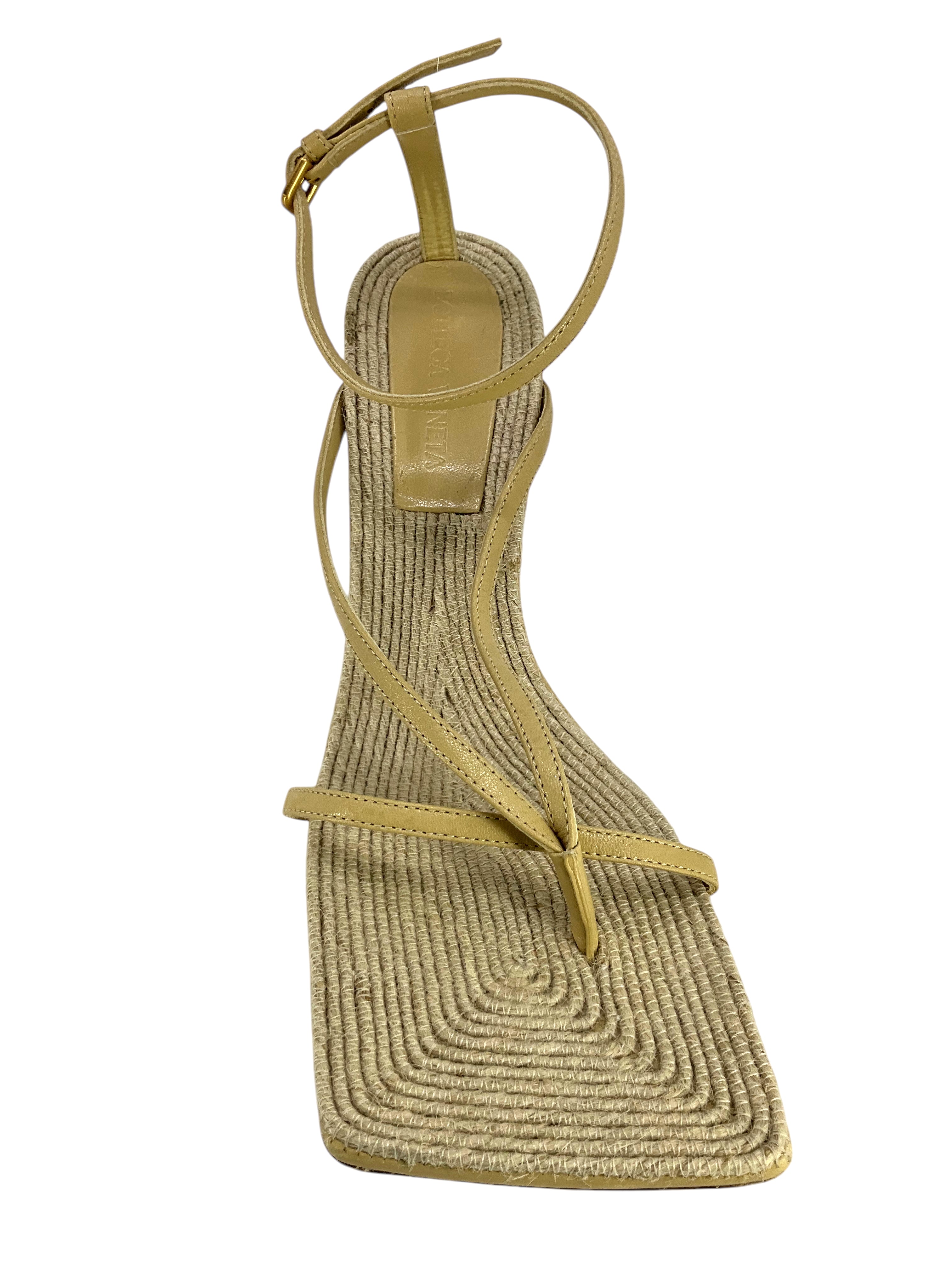 BOTTEGA VENETA Women's Size 8.5 Stretch Raffia Strappy Thong Sandals - Comfortable Summer Beach Flip Flops for Vacation & Casual Outings