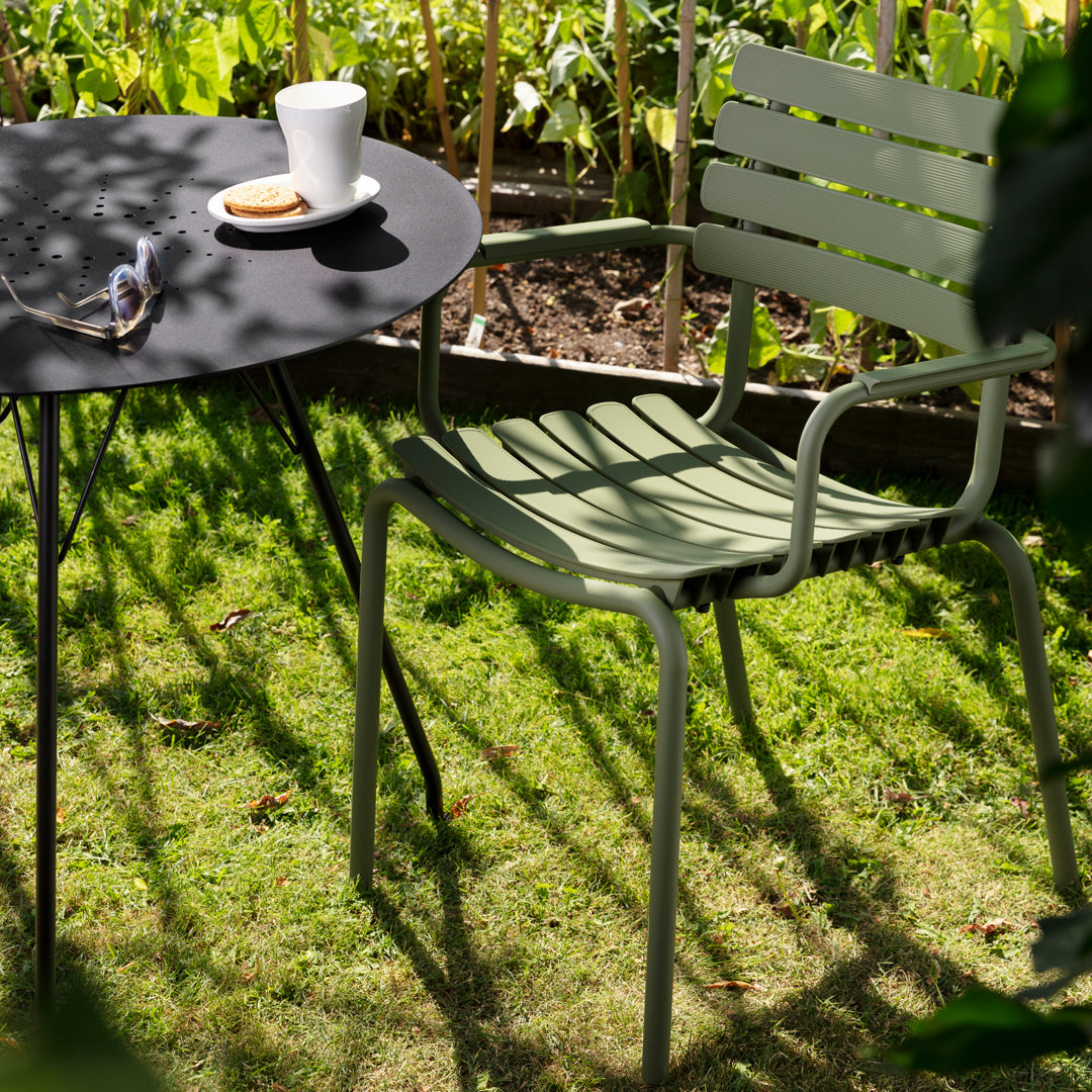 Circular Outdoor Cafe Table - Weather-Resistant Patio Dining Set for Garden, Backyard & Restaurant Use - Perfect for Al Fresco Dining & Outdoor Entertaining