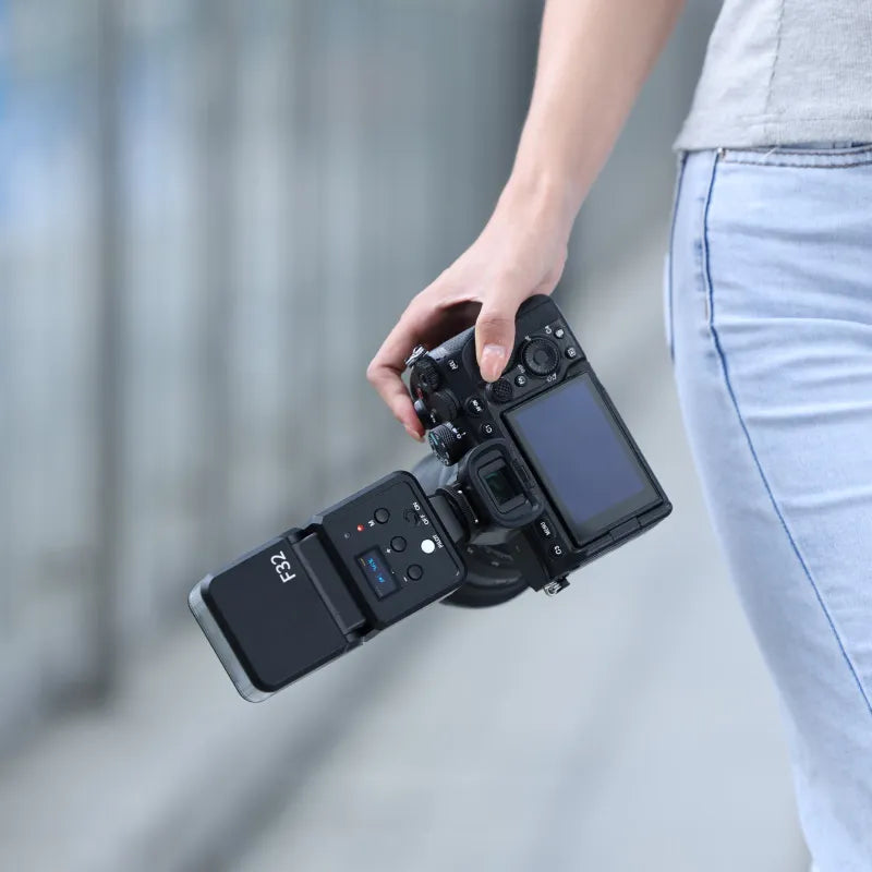 Ulanzi F32 Professional Camera Flash with GN60 Guide Number - Perfect for Canon, Nikon, Sony DSLR & Mirrorless Cameras - Ideal for Portrait, Wedding, and Studio Photography