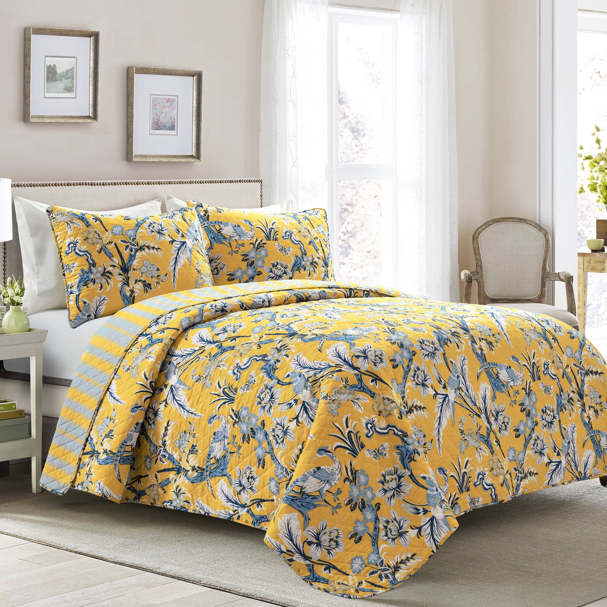 Premium Dolores 3-Piece Quilt Set - Soft Bedding Comforter with Matching Pillow Shams | Perfect for Master Bedroom, Guest Room & Cozy Home Decor