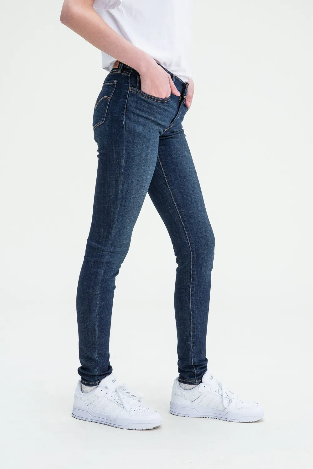 Levi's 711 Women's Skinny Jeans - High Waist Stretch Denim Pants for Casual & Night Out