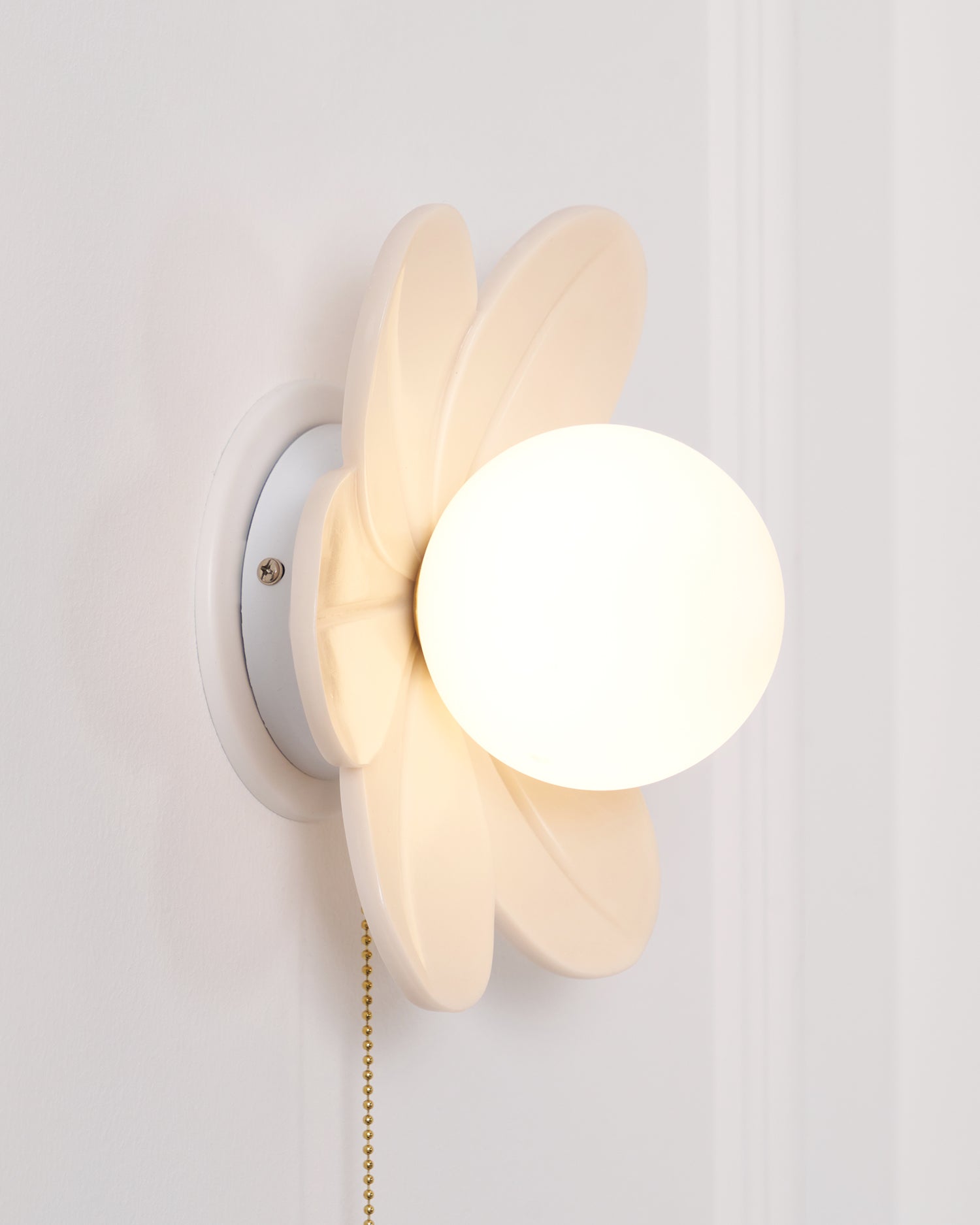 Elegant Floral Wall Lamp - Modern LED Flower Light for Bedroom, Living Room & Nursery - Perfect for Home Decor & Ambient Lighting
