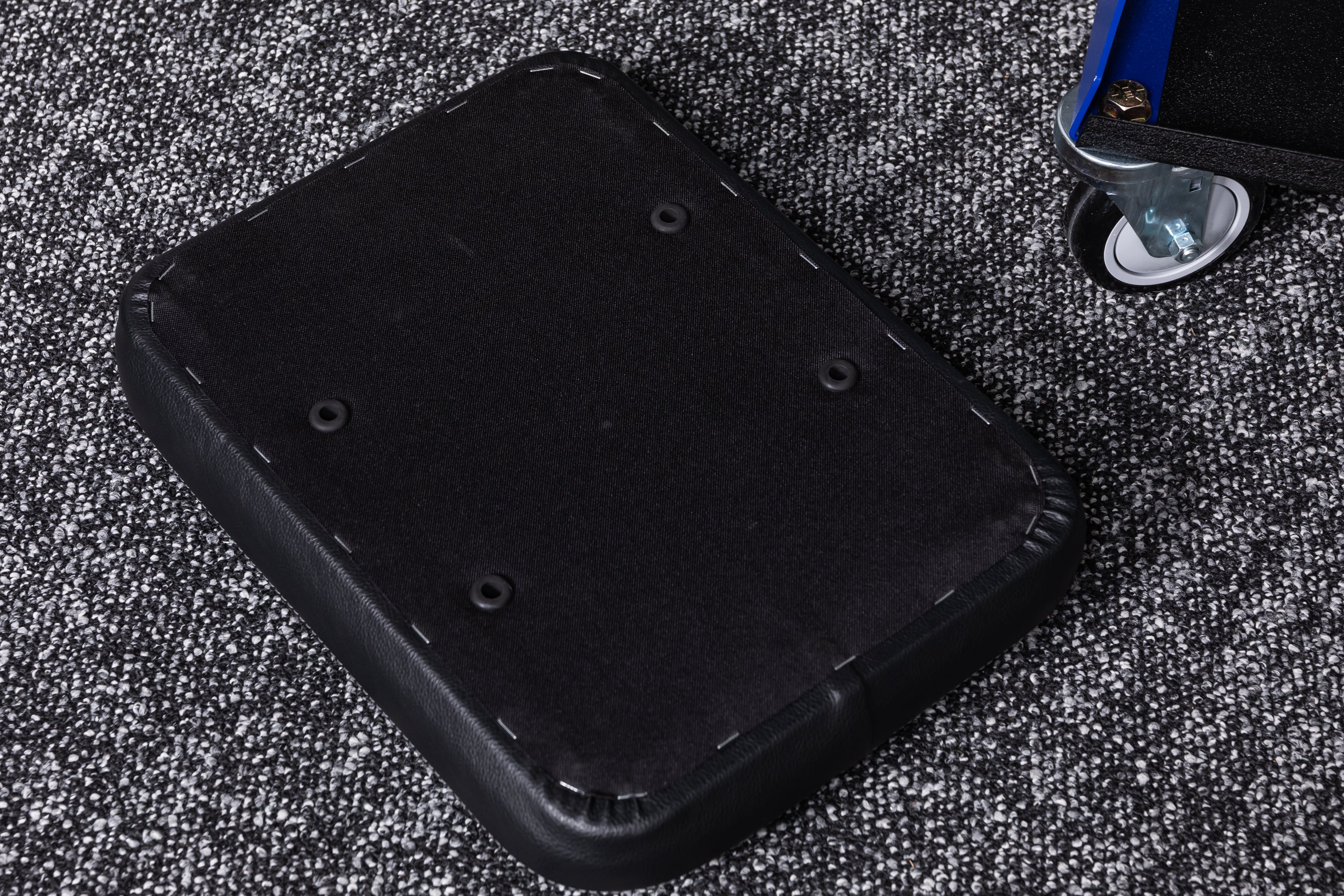Vyper Chair Low Pro - Ergonomic Gaming Chair for Comfort & Support - Perfect for Esports, Streaming & Office Work