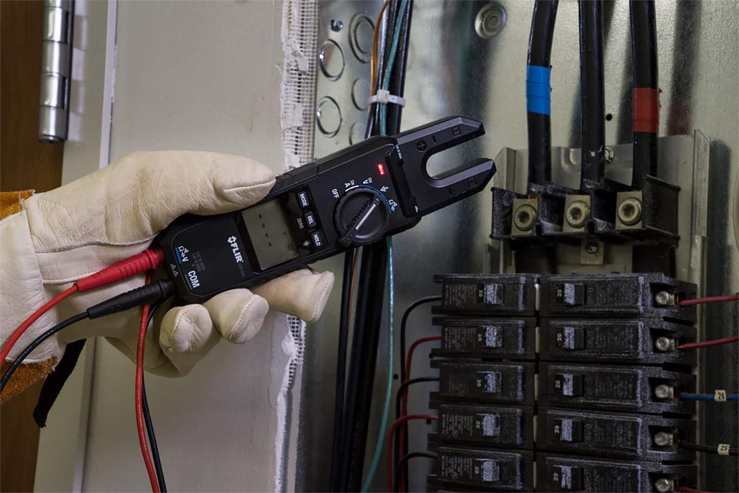 FLIR VT8-600 Voltage Tester - 600V/100A Open Jaw Clamp Meter for AC/DC Voltage, Continuity and Current Testing - Ideal for Electricians, HVAC Technicians and Industrial Maintenance