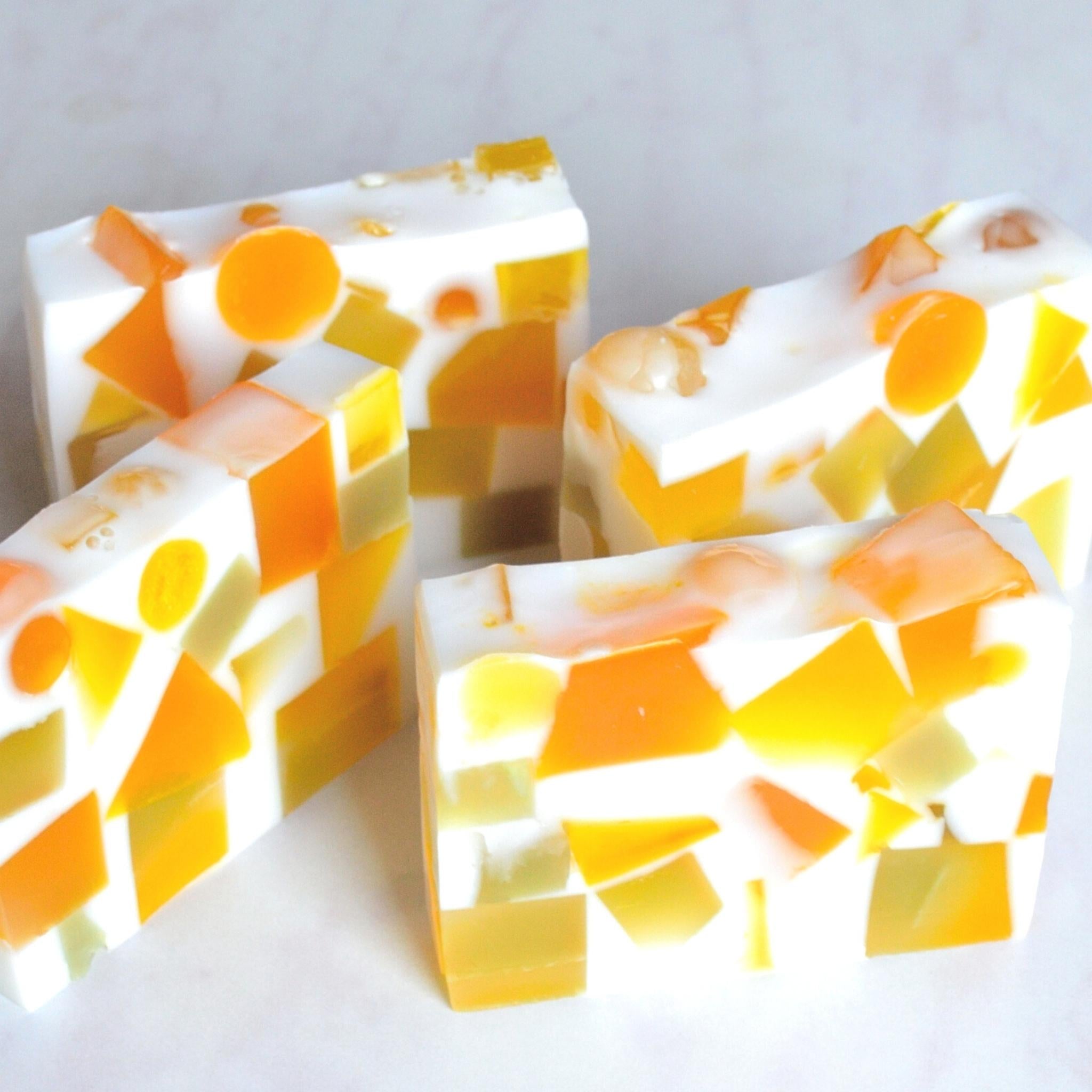 Kid-Friendly Melt and Pour Soap Making Kit - DIY Craft Soap for Beginners & Children - Fun Family Activity & Creative Gift Idea